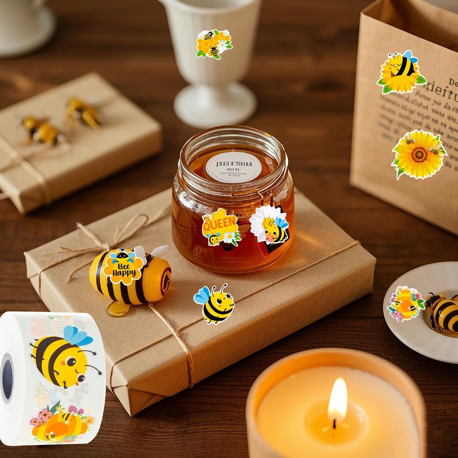 1000Pcs Bee Shaped Animal Stickers in 2 Rolls for Kids Labels Waterproof Vinyl Decals Decoration for Holiday Decals Party Supplies Reward Gifts