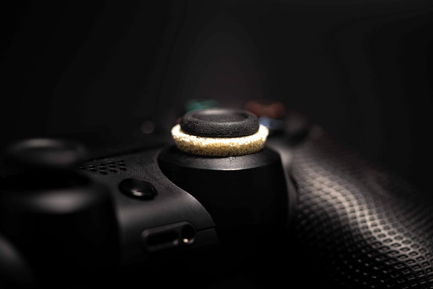 GAIMX CURBX 160 Motion Control – Aim Assist and Shock Absorber for thumbstick – Aim Improvement for Playstation 4 & 5, Xbox One and Xbox 360 (Strength 160)