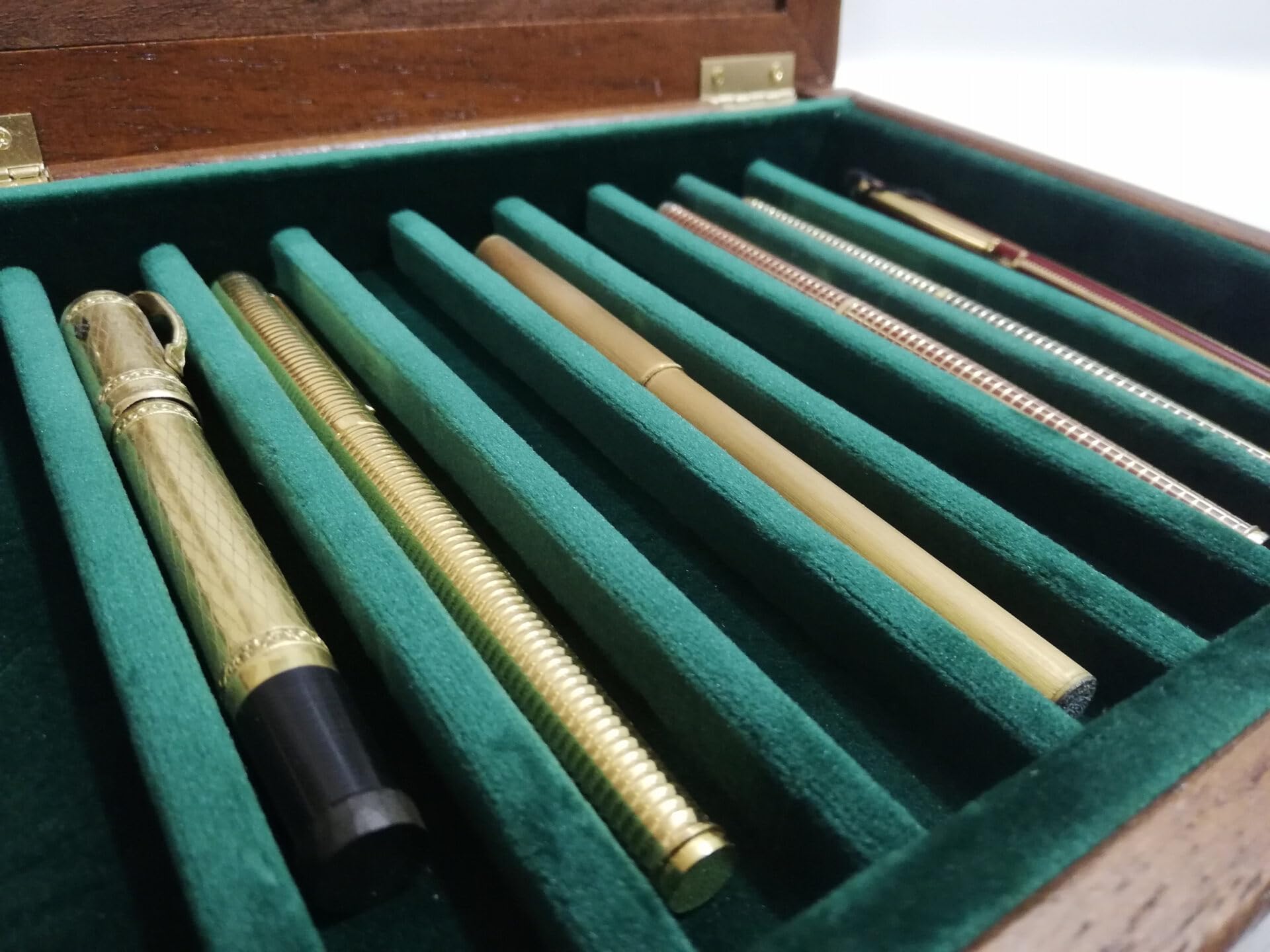 Vetrina Espositore in Legno per Penne Stilografiche con Interno in Velluto, Cofanetto Porta Penne da Collezione per 9 Stilografiche, Artigianale Made in Italy