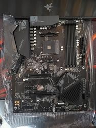 GIGABYTE B550 Gaming X V2 Motherboard - AMD Ryzen 5000 Processors, VRM 10+3 Phases, up to 4733MHz DDR4, 1xPCIe 4.0 + 1xPCIe 3.0 M.2, 1GbE LAN, USB 3.2 Gen 2 : Amazon.fr: Computers