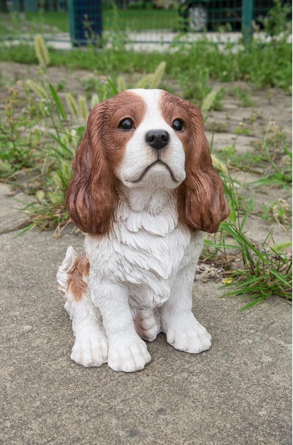 Hi Line King Charles Spaniel Sitting Statue, Brown and White, 9.2-inch Height