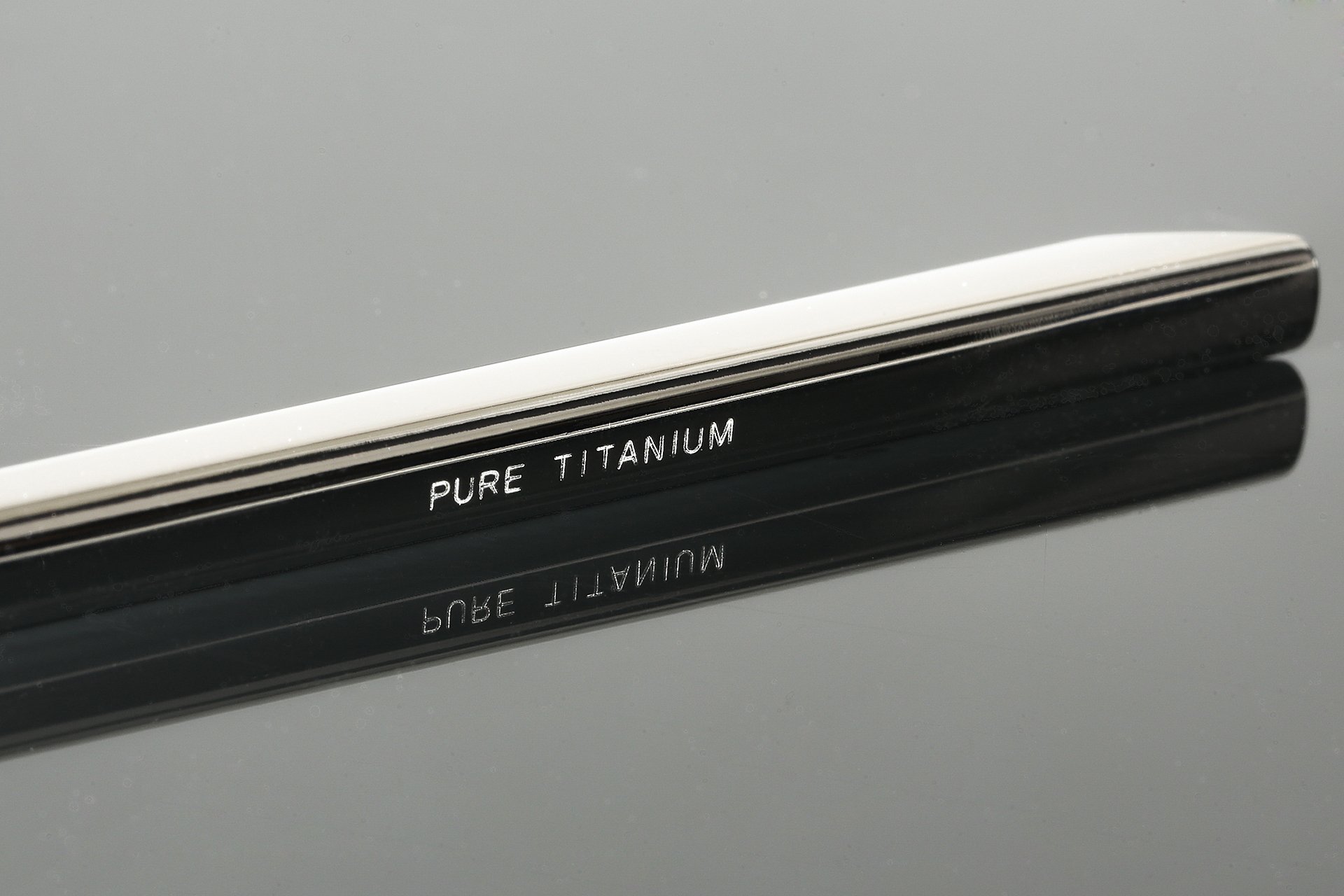 Amazon.co.jp: ピュアチタン箸22.5cm 純チタン 日本製 化粧箱入 : Home