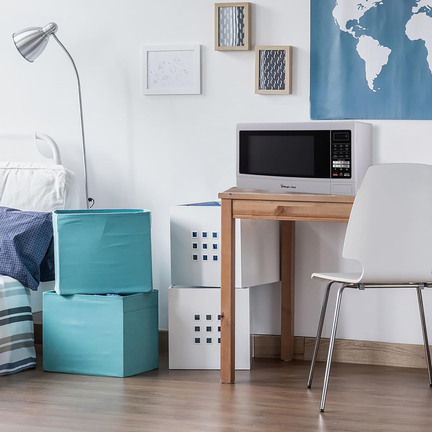 Magic Chef Countertop Microwave Oven, Small and Compact, 1100 Watt, 1.6 Cu Ft, White