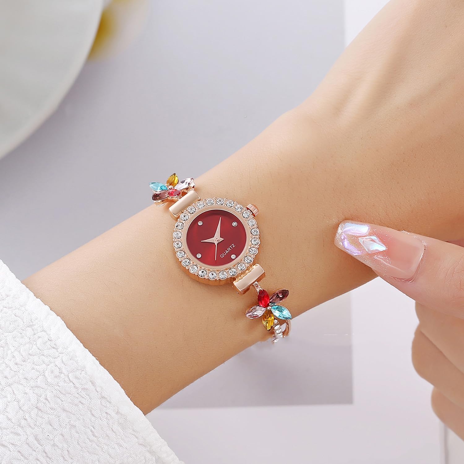 ADSBIAOYE Women's Fashion Simple Floral Bracelet Watch Diamond Quartz Light Luxury Watch - Image 2
