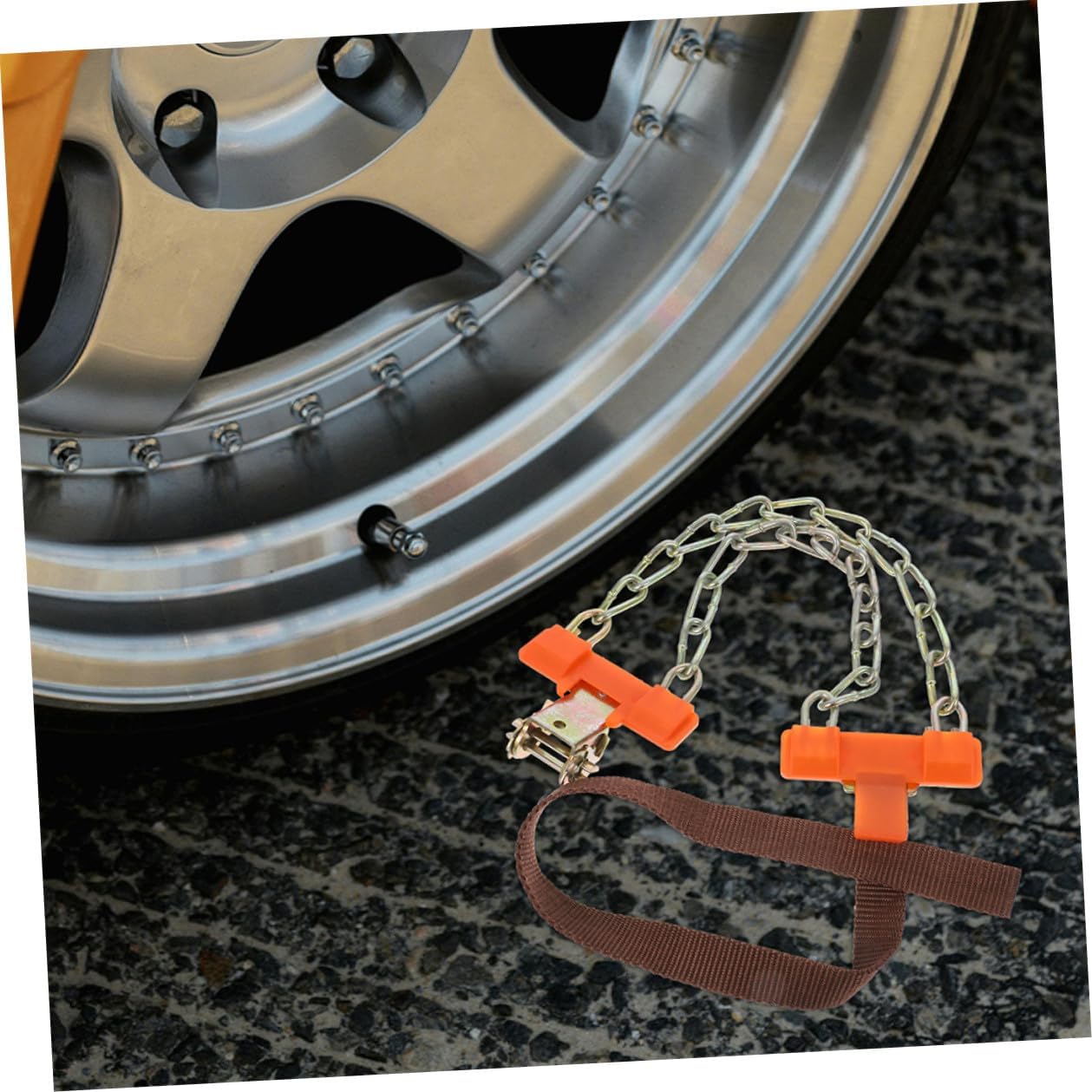 Car Tire Anti-slip Snow Chains Set Medium Size Universal Fit for Small Cars and Suvs Winter Emergency Automotive Skid Chains for Improved Traction