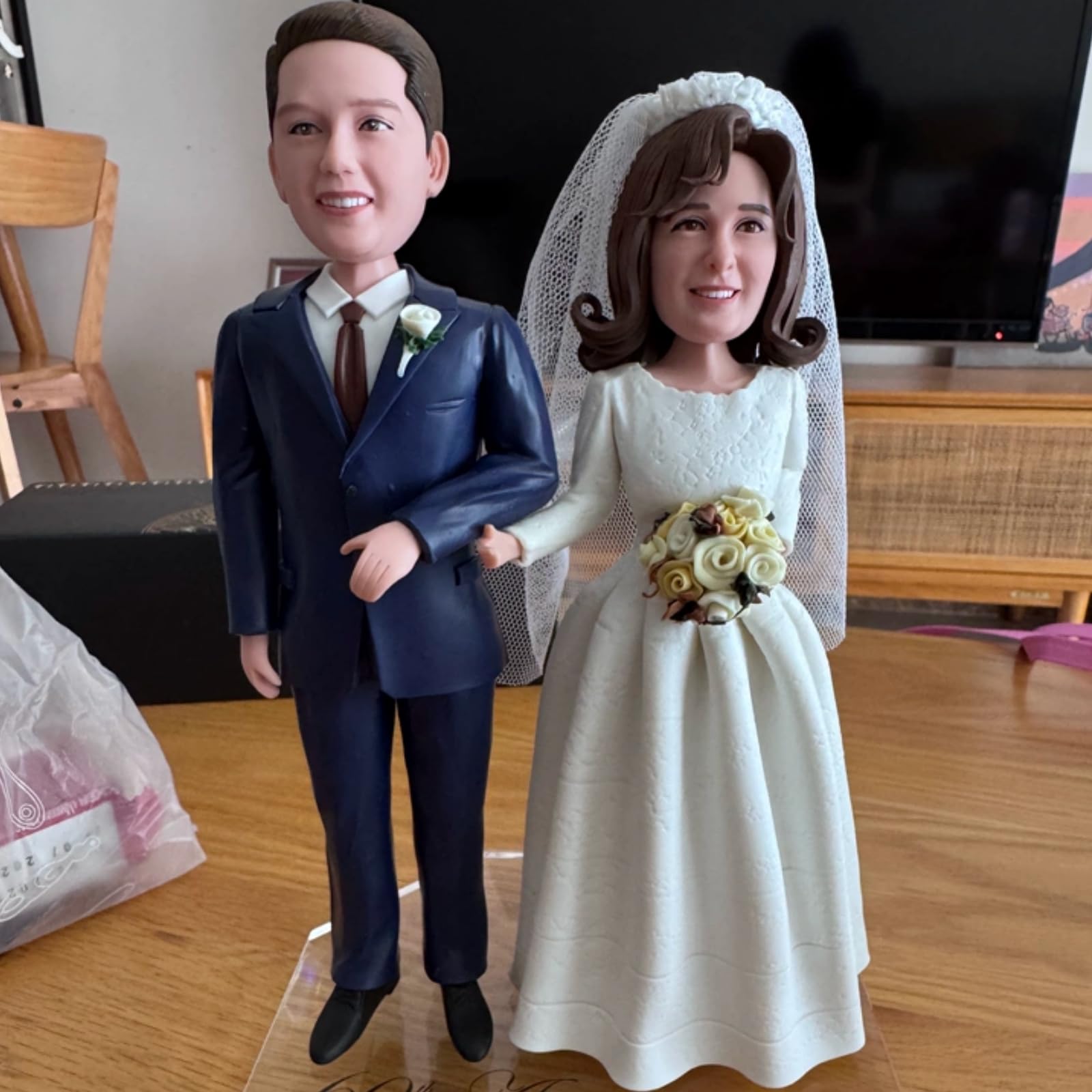 Figura Personalizada por Foto, Estatua 100% Hecha a Mano de Arcilla Polimérica, Muñeco Retrato a Medida, Regalo Original para Tarta de Boda, Cumpleaños, Mascotas y Compañeros (8-20 cm)
