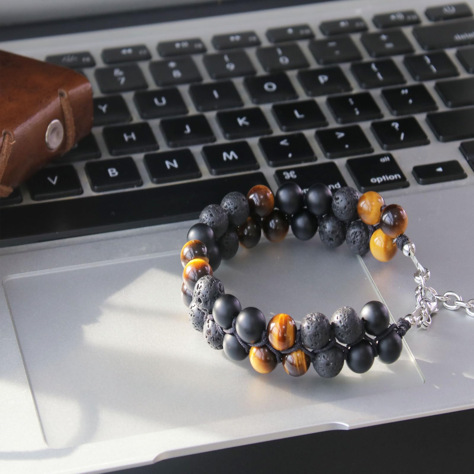 HASKARE Herren Mehrfach-Schutz Armband natürliche Edelsteine Tigerauge Onyx Hämatit Obsidian Lava, handgefertigt wasserdicht verstellbar Kristall-Armband, Spiritueller Schmuck für Vater und Ehemann