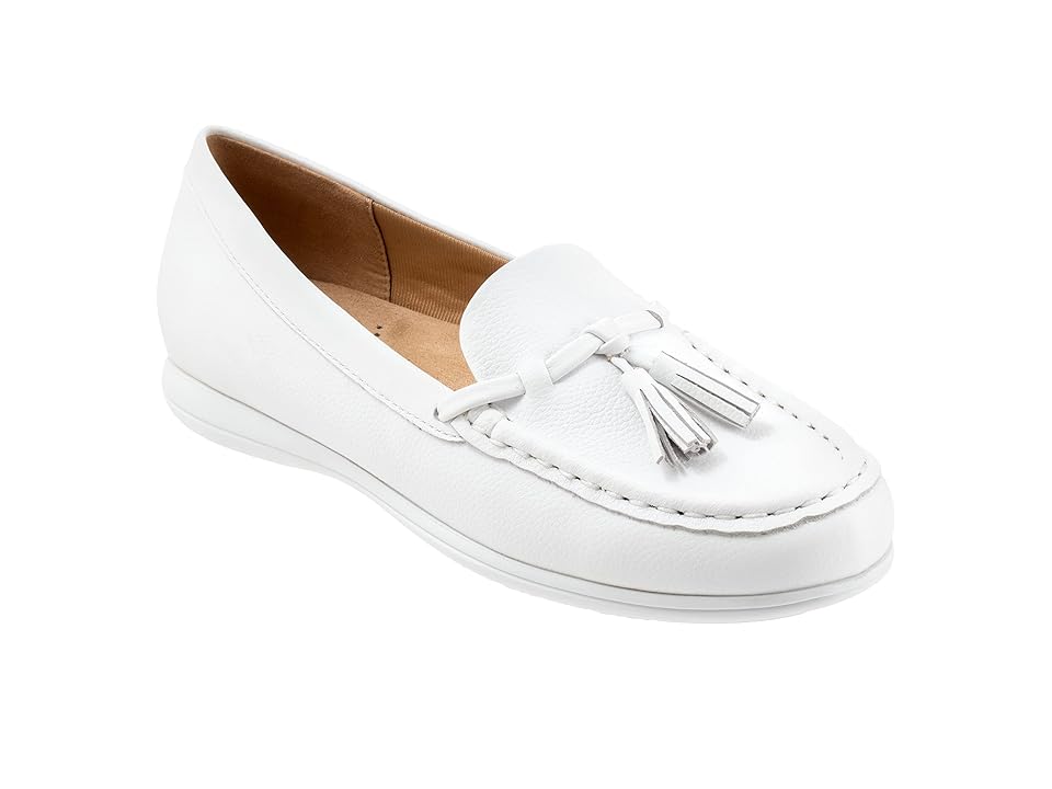 Trotters Dawson (White) Women's Flat Shoes INTERNATIONAL SHIPPING
