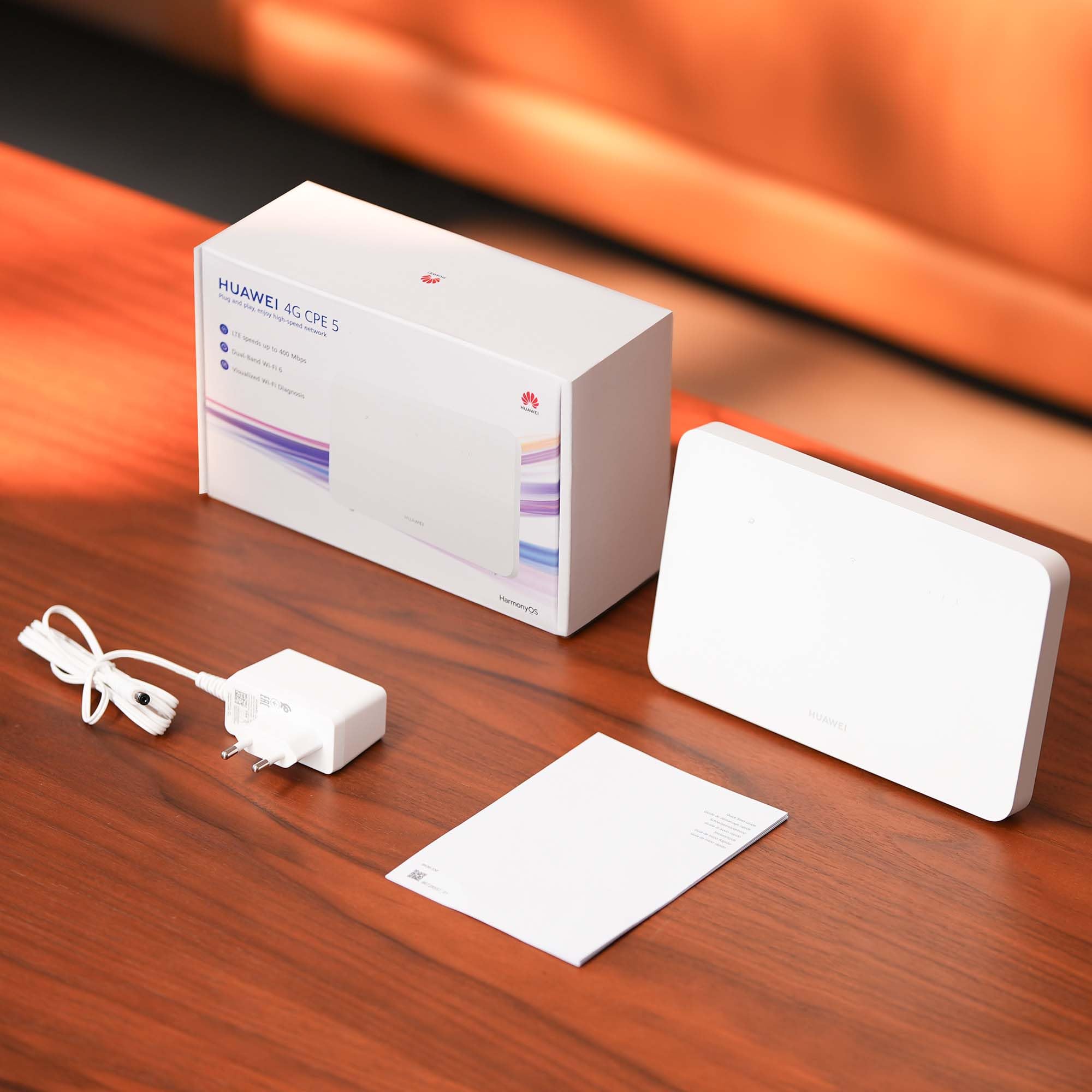 HUAWEI Router 4G+ CPE 5, B636, Router SIM LTE, Cat 7+, DL 400Mbps/UL 200Mbps, Wi-Fi 6 AX3000, 1 LAN/WAN+3 LAN, Copertura del Segnale di Livello Industriale, 30 Mesi di Garanzia