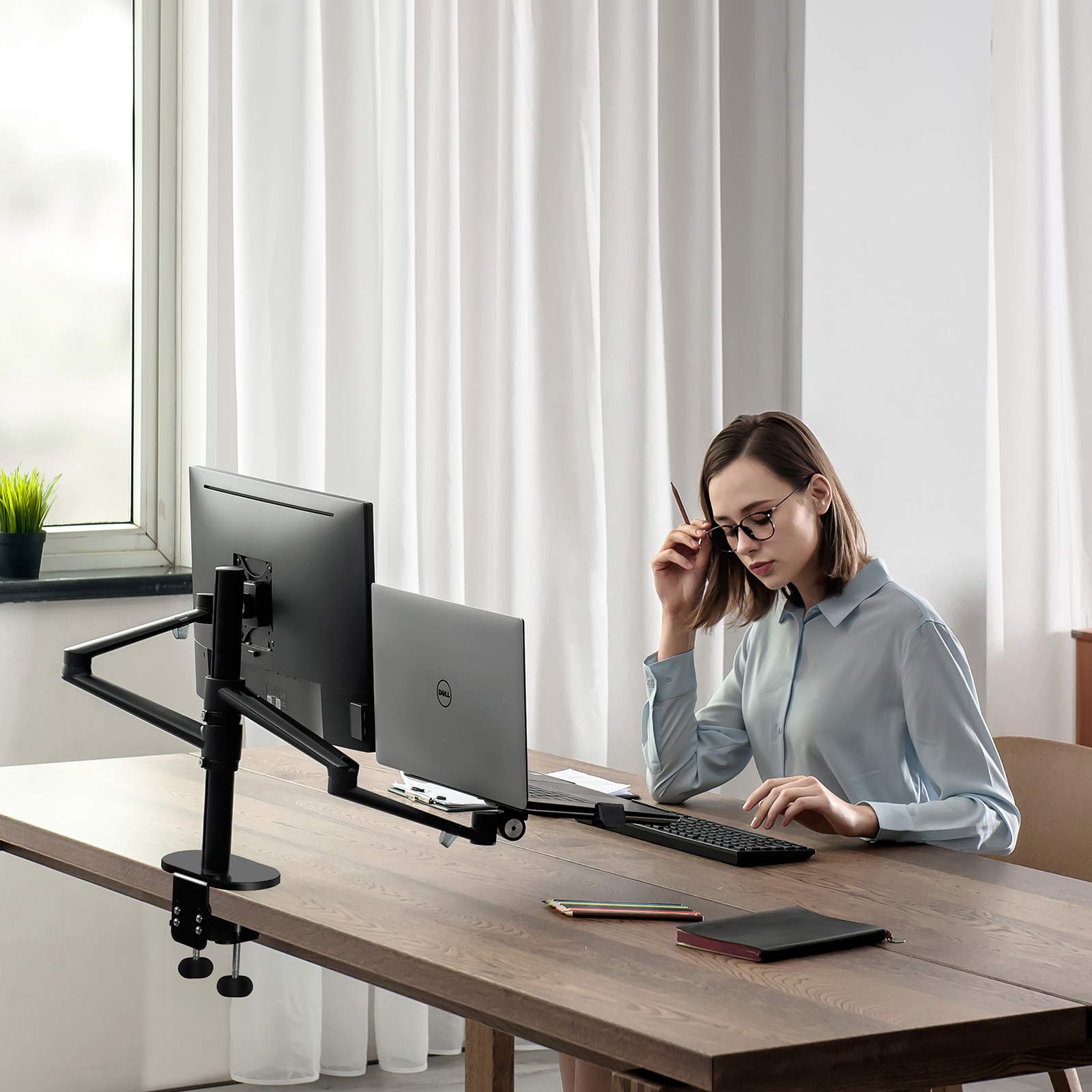 Soporte para monitor de doble brazo y portátil, giro en cualquier ángulo, cada brazo soporta 8 kg (negro)