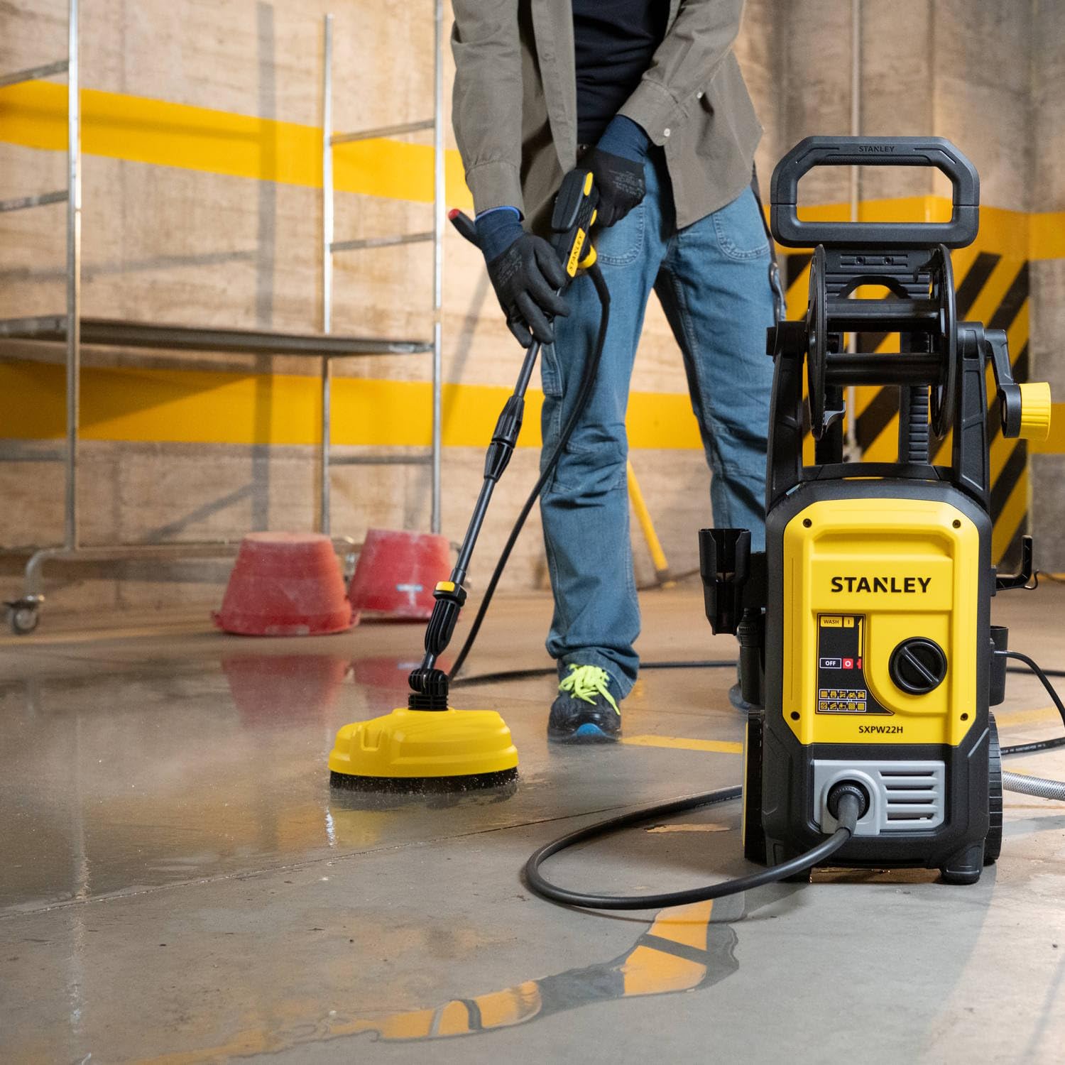 Stanley Idropulitrice SXPW22HP ad Alta Pressione, con Patio Cleaner e Spazzola Fissa, per Auto ed Esterni Casa, Pressione max. 160 bar, Portata max. 480 l/h, Potenza Assorbita 2200 W