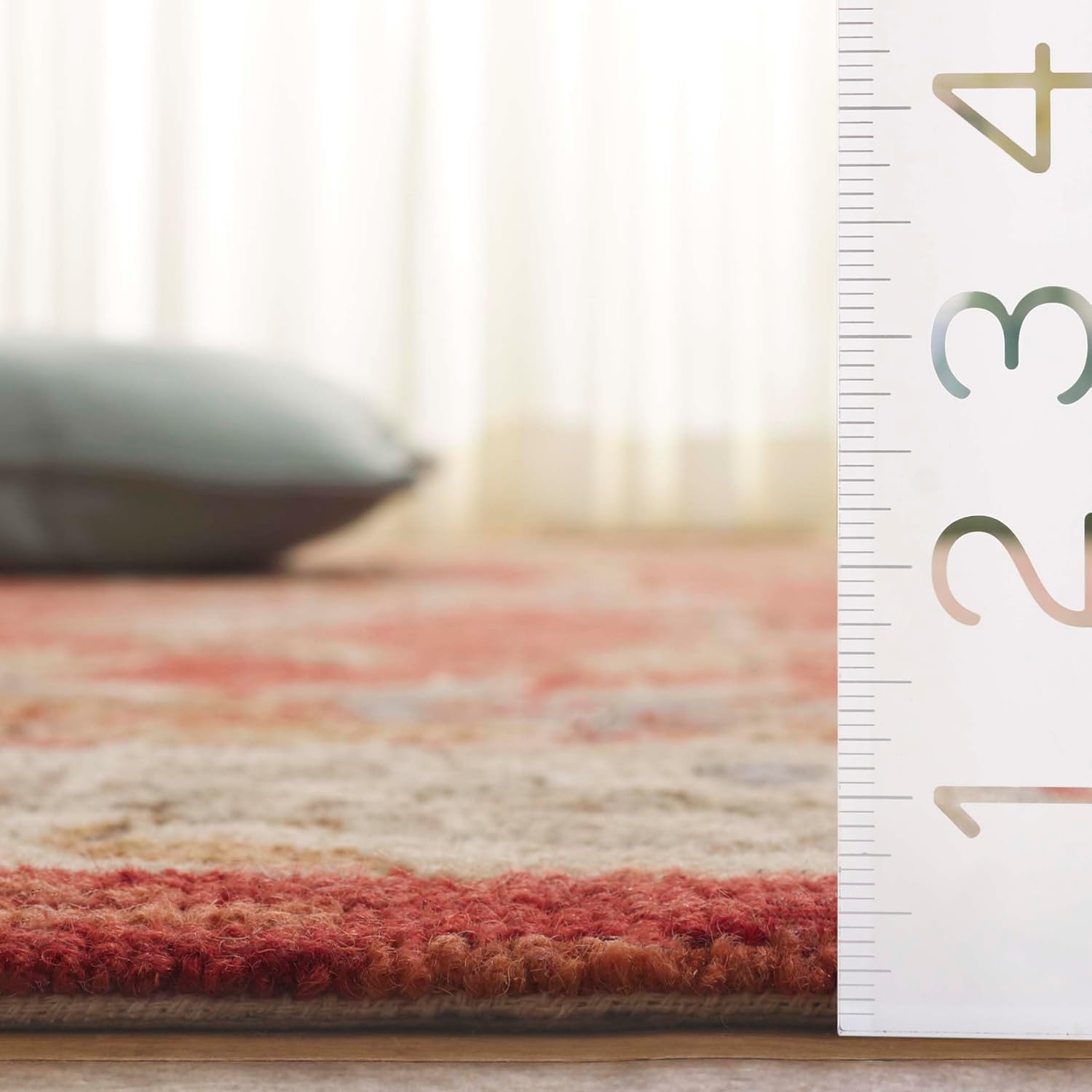 SAFAVIEH Chelsea Collection Accent Rug - 1'8" x 2'6", Red, Hand-Hooked French Country Wool, Ideal for High Traffic Areas in Entryway, Living Room, Bedroom (HK141C)