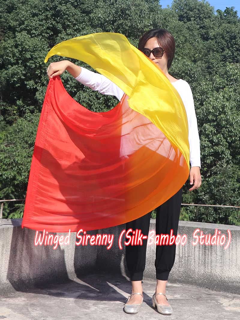 Winged Sirenny Ligera Bandera Flex de Seda para Danza 89x178 cm, Estandarte Pintado a Mano, para Baile Espiritual, Tribal, Fusión y Performance. Incluye Vara Flexible Portátil