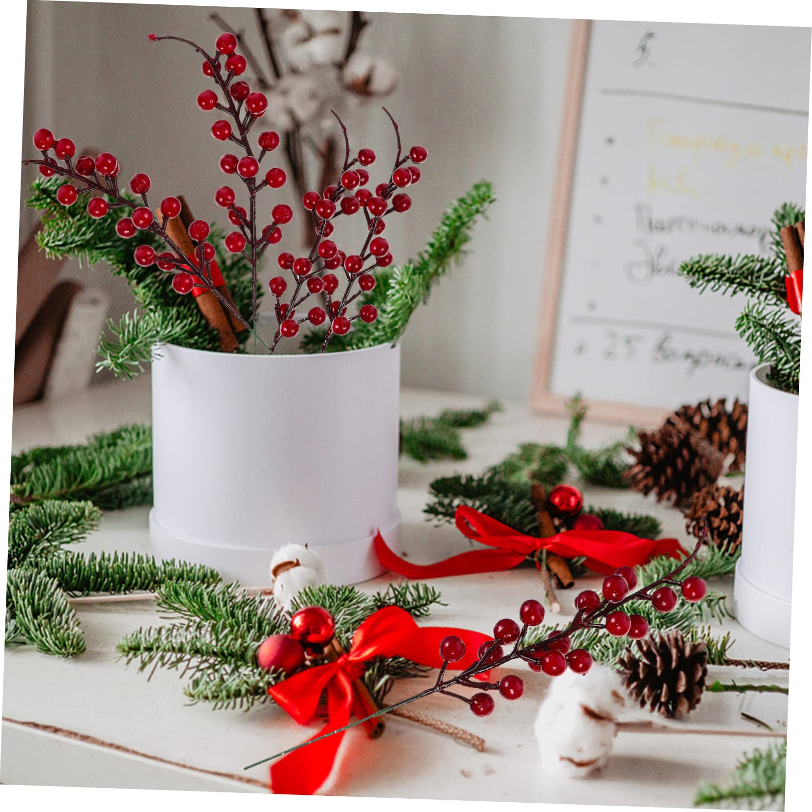 Cabilock 48pezzi Bacche Rosse Artificiali Per Decorazioni Natalizie Rami Di Bacche Per Feste e Creazioni Fai Te Atmosfera Unica e Stile Elegante