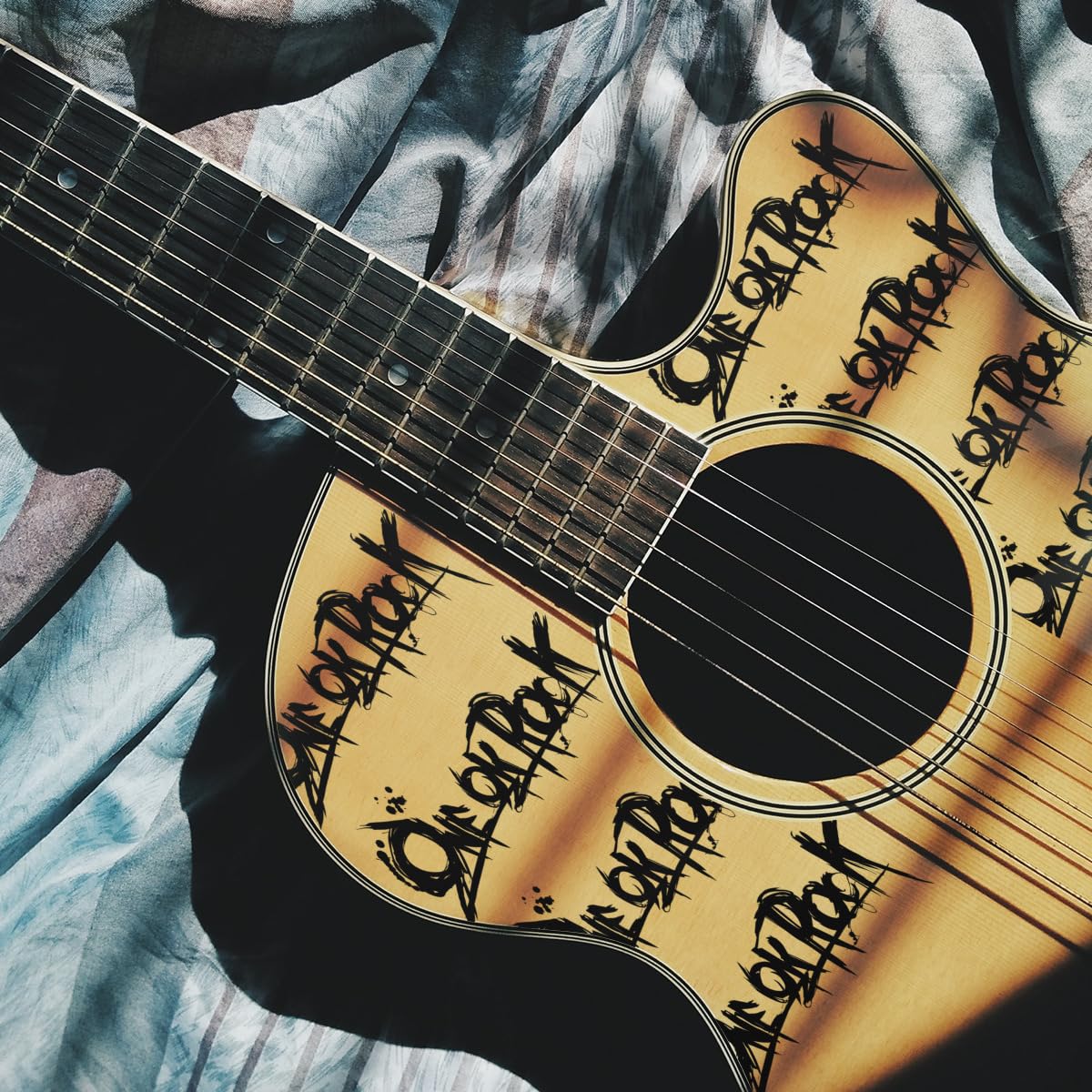 Amazon.co.jp: クリスタルステッカー ワンオクロック 人気 Logo スマホ