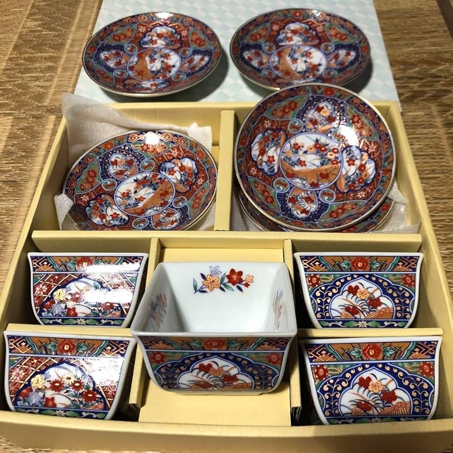 有田焼、古山のお子皿二枚(古い品です。) 有田焼、古山のお子皿二枚(古い品です。) - メルカリ