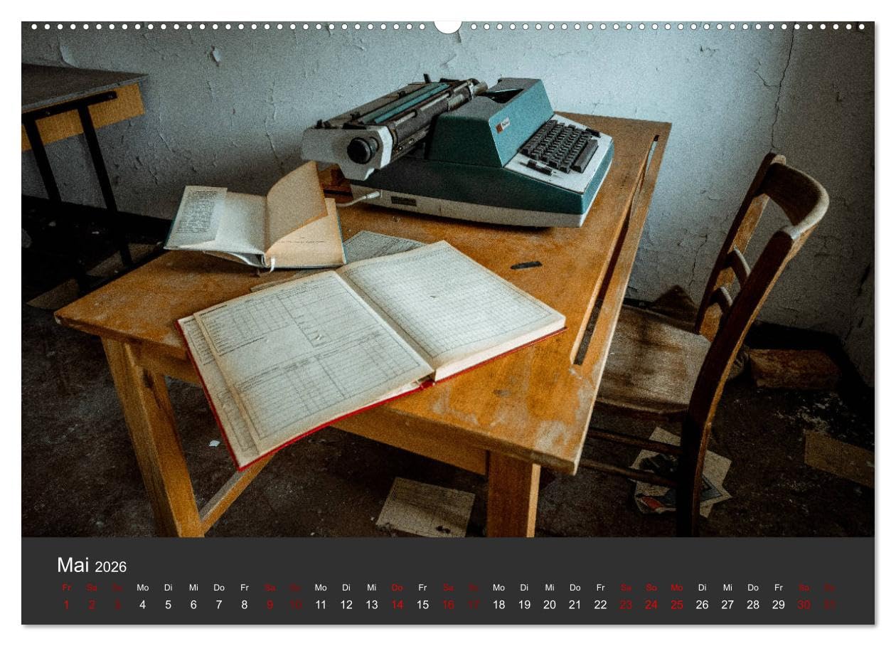 Verlassene Orte - Ein Lost Places Kalender (Wandkalender 2026 DIN A2 quer), CALVENDO Monatskalender: Lost Places Fotografien in verschiedenen verlassenen Gebäuden (CALVENDO Kunst)