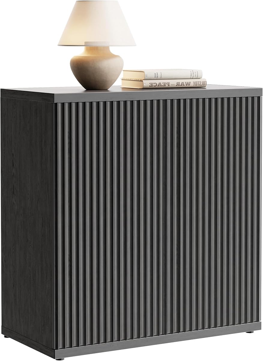 Mueble buffet estriado con aparador de almacenamiento con 2 puertas y estante ajustable | Aparador decorativo de 30,9 pulgadas, mueble credenza moderno, consola multimedia de mediados de siglo para sala de estar, cocina, comedor, pasillo, negro