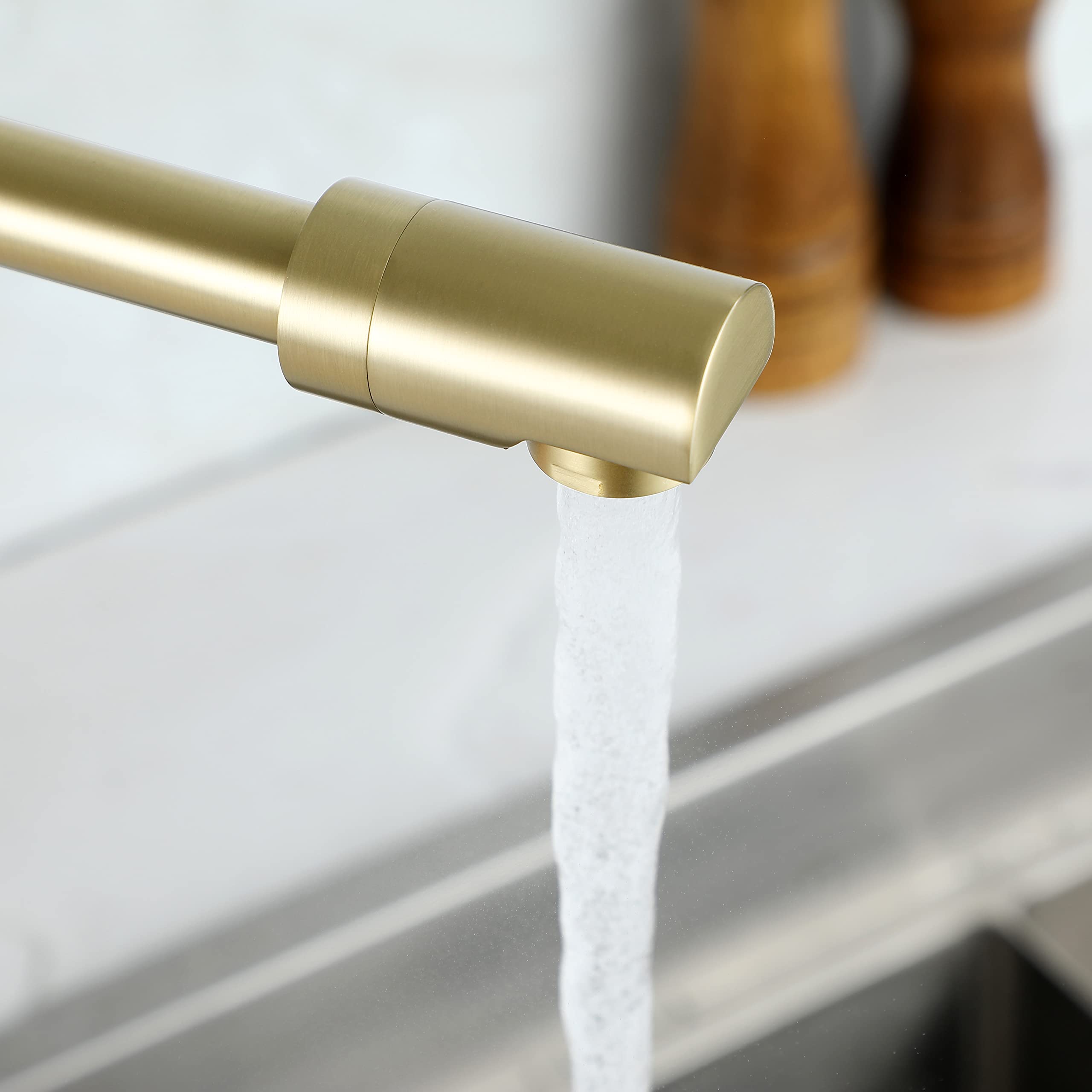 ESOP Robinet de Cuisine Or Brossé Laiton Robinet Mitigeur Mural Monocommande avec Bras Oscillant et Chaude et Froide Réglable Robinet Évier Rotatif à 360° pour Salle de Bain et Cuisine