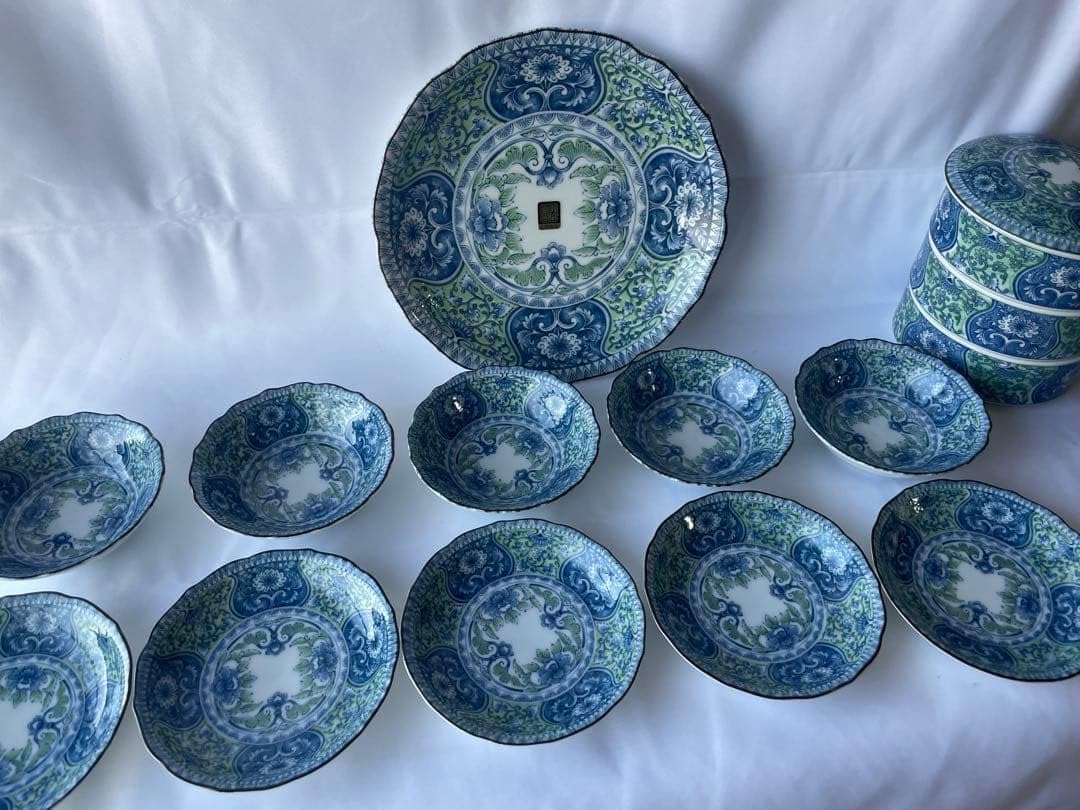 古伊万里唐草　青と緑の花柄食器セット Amazon | 古伊万里唐草文様 和食器セット | ノーブランド品 | 子ども用
