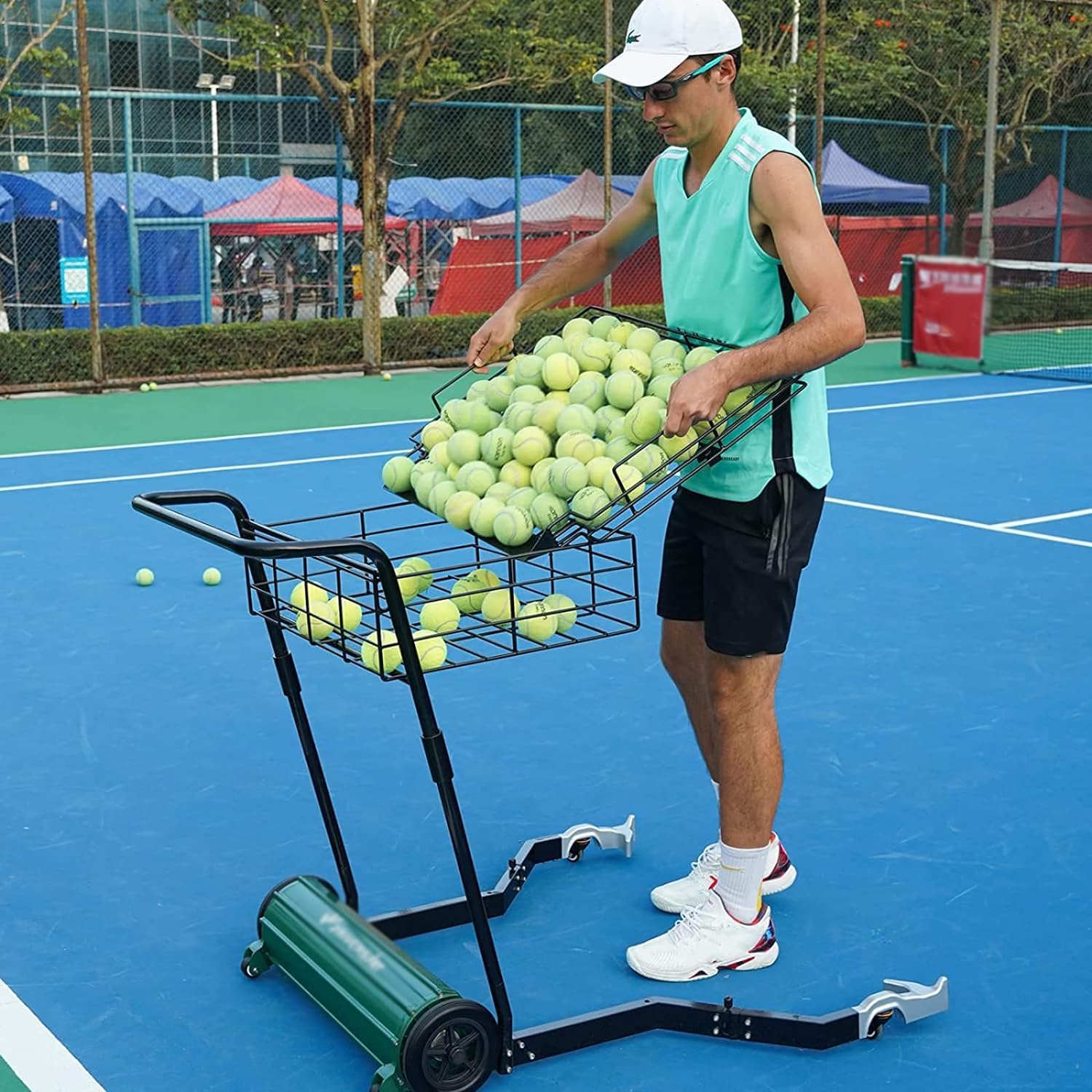 Koszyk tenisowy z kolekcji Easy Ball Coaching Trolley, zbiera 80 piłek na raz, może pomieścić do 170 piłek tenisowych, skutecznych na różnych polach