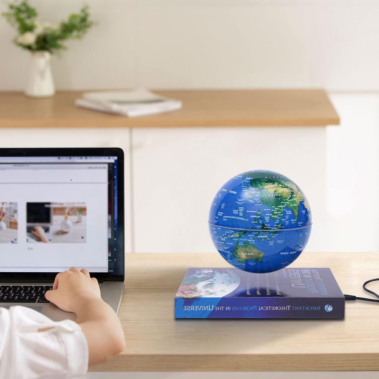 6" Floating Globe Lamp, Magnetic Levitating Globe, World Geographic Globes, Anti Gravity 360 Rotating World Map Light with LED Light for Home Office Desk Decor, Creative Educational Gifts