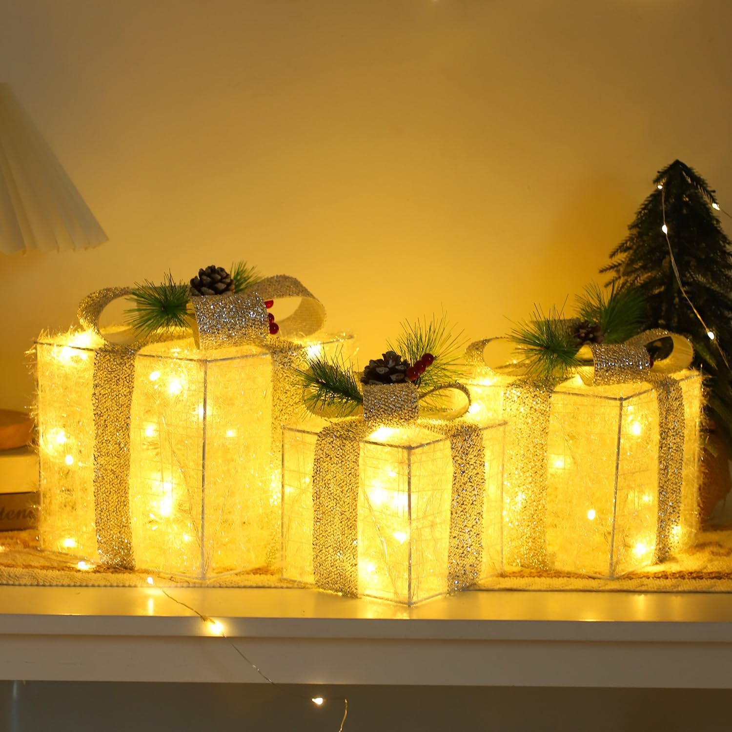 Set of 3 Christmas Lighted Gift Boxes, 60 LED Light Up Present Boxes with Silver Tinsel for Christmas Decorations Indoor Outdoor Yard Xmas Tree Holiday Party Lawn Porch Home Decor