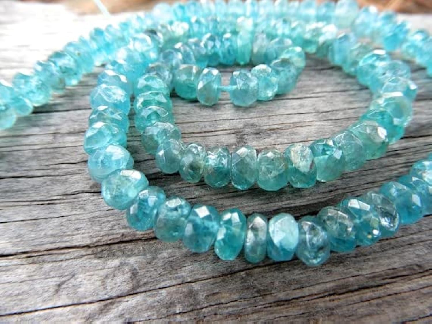 Perles d'apatite facettées rondelles 5mm pour création de bijoux artisanaux