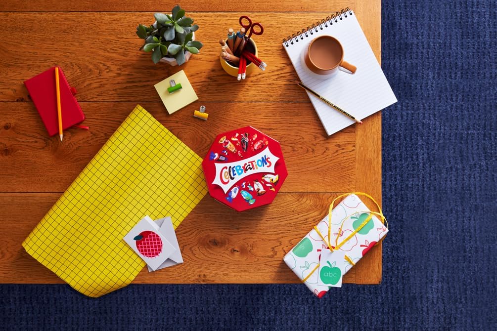 CELEBRATIONS Boîte Chocolats Octogonale 186g | Assortiment Cadeau Parfait - Description