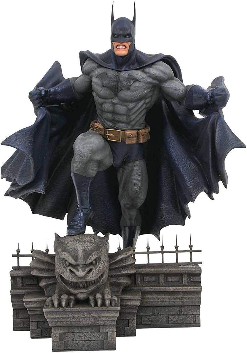Diamond Select Toys DC Gallery: Batman PVC Figure, Multicolor, One-Size