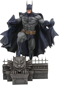 Diamond Select Toys DC Gallery Batman PVC Figure, Multicolor, One-Size