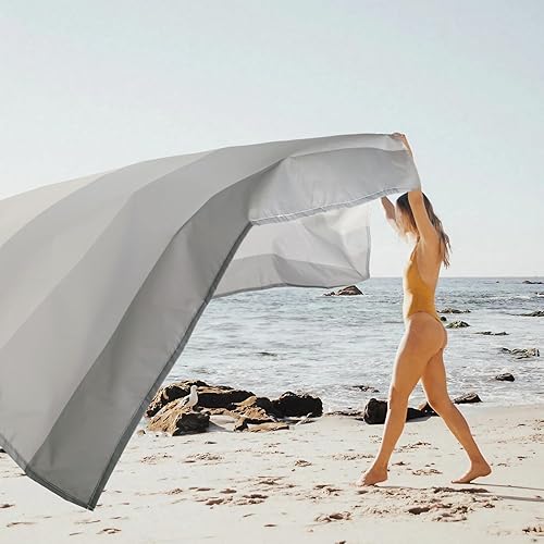 Miniatura 3 de Manta de playa impermeable a prueba de arena, 110 x 110 pulgadas, alfombra de playa grande libre de arena para 1-8 adultos, manta de picnic al aire