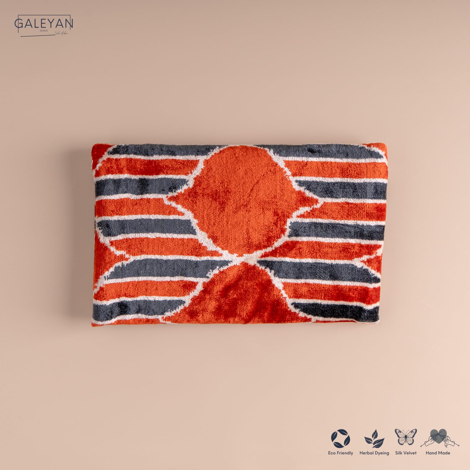 Bolso Ikat de terciopelo de seda hecho a mano, estilo sobre, diseño bohemio, patrón étnico, opción de correa de cadena, bolso de mano de fiesta de noche, bolso de mano de alta calidad, blanco