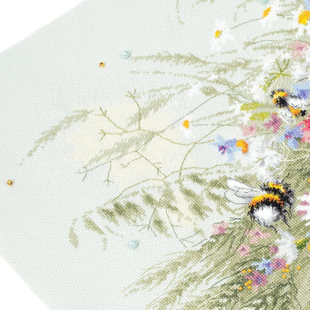 Wizardi Counted Cross-Stitch Kit Daisies and Clover 510-225 Magic Needle