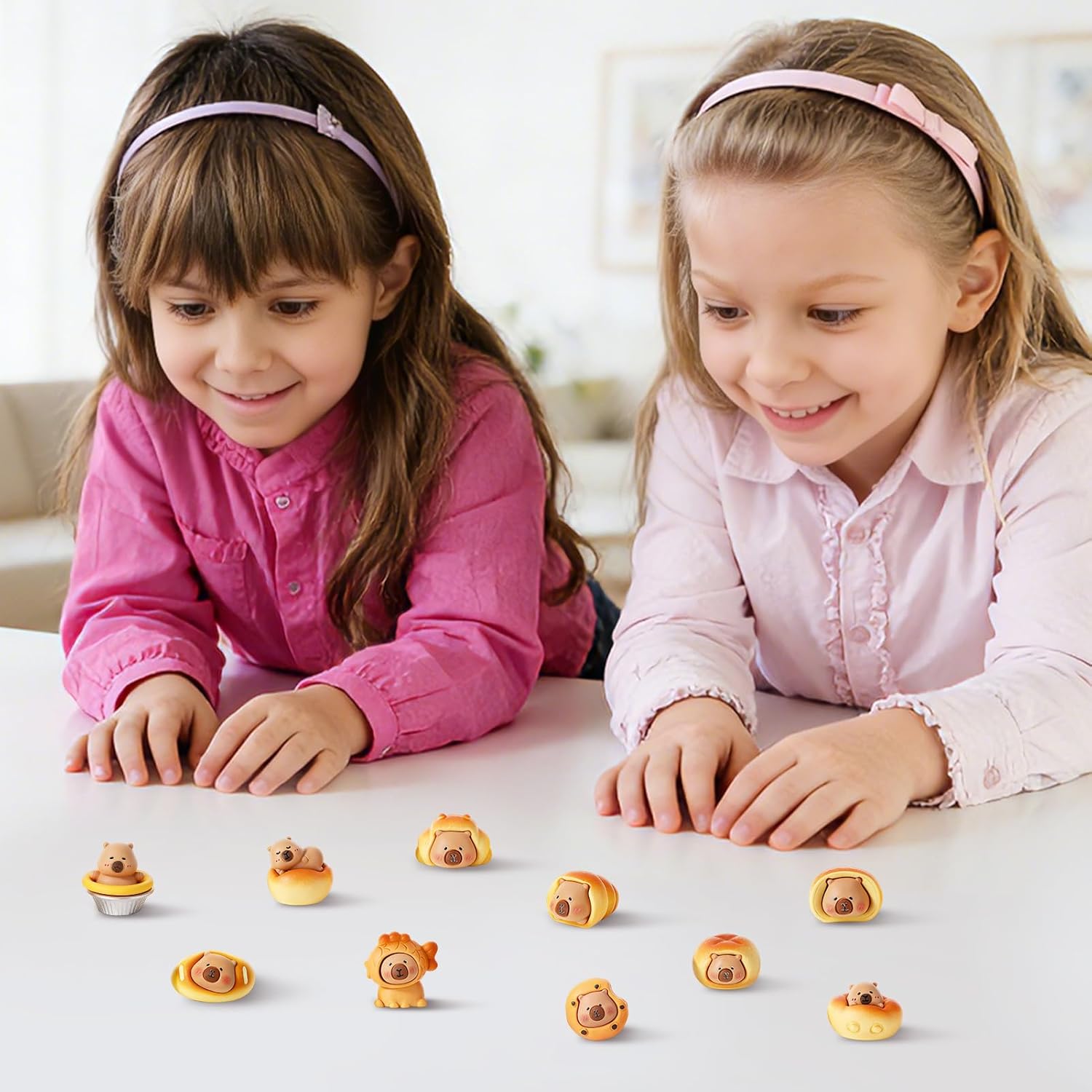 10 Pcs Mini Resin Capybaras Mini Capybara Figures Cute Capybara Figurine Miniature Figurines Resin Animals Tiny Animals for Garden Landscape Dollhouse Cake Toppers Tabletop Party Decor DIY