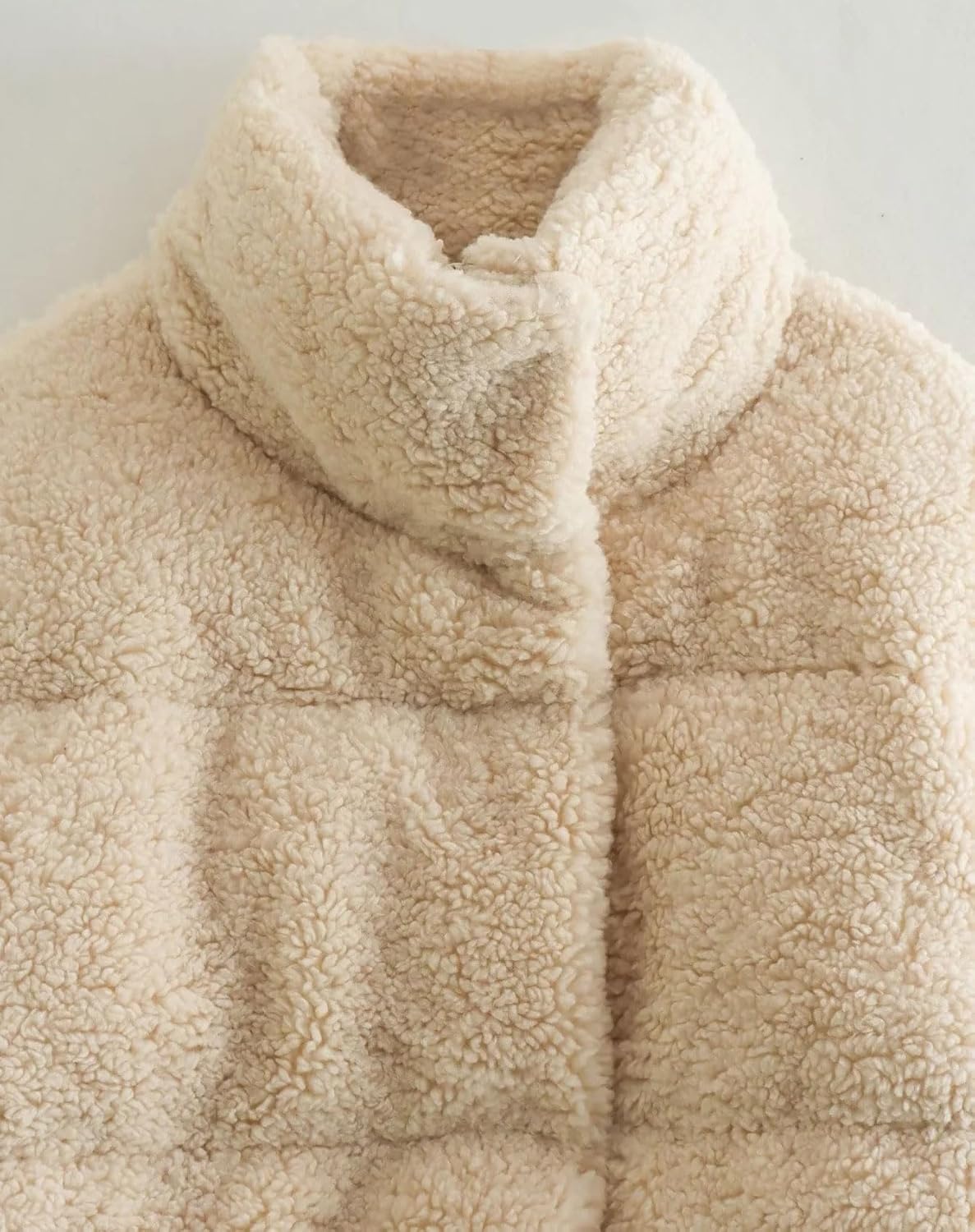 chouyatou Women's Winter Warm Cropped Sherpa Puffer Jacket Casual Baggy Quilted Short Down Coat