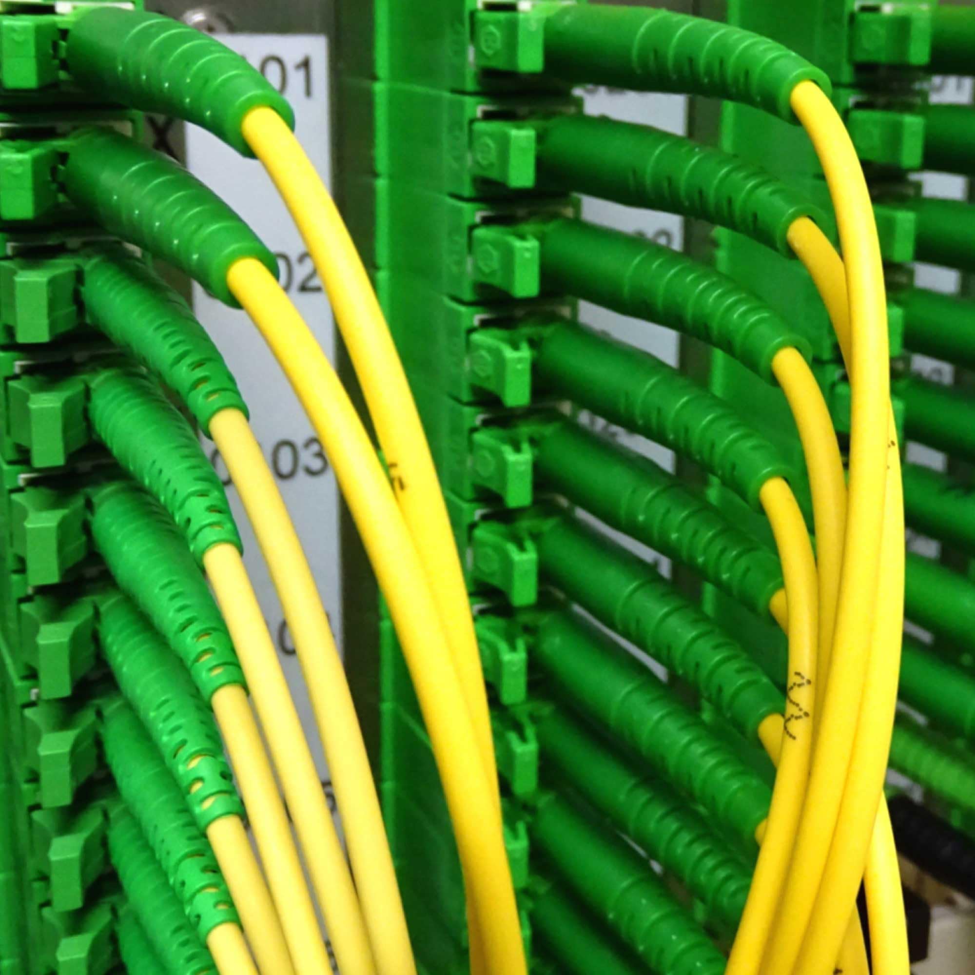 SeKi Cavo in fibra ottica Simplex LC/APC 8° su connettore LC/APC 8°, cavo patch OS2 9/125μm, fibra ottica LSZH, giallo, modalità singola