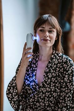 B-Hydrapeel PRO Hydrabrasion A device for the hydrogen cleansing of the face