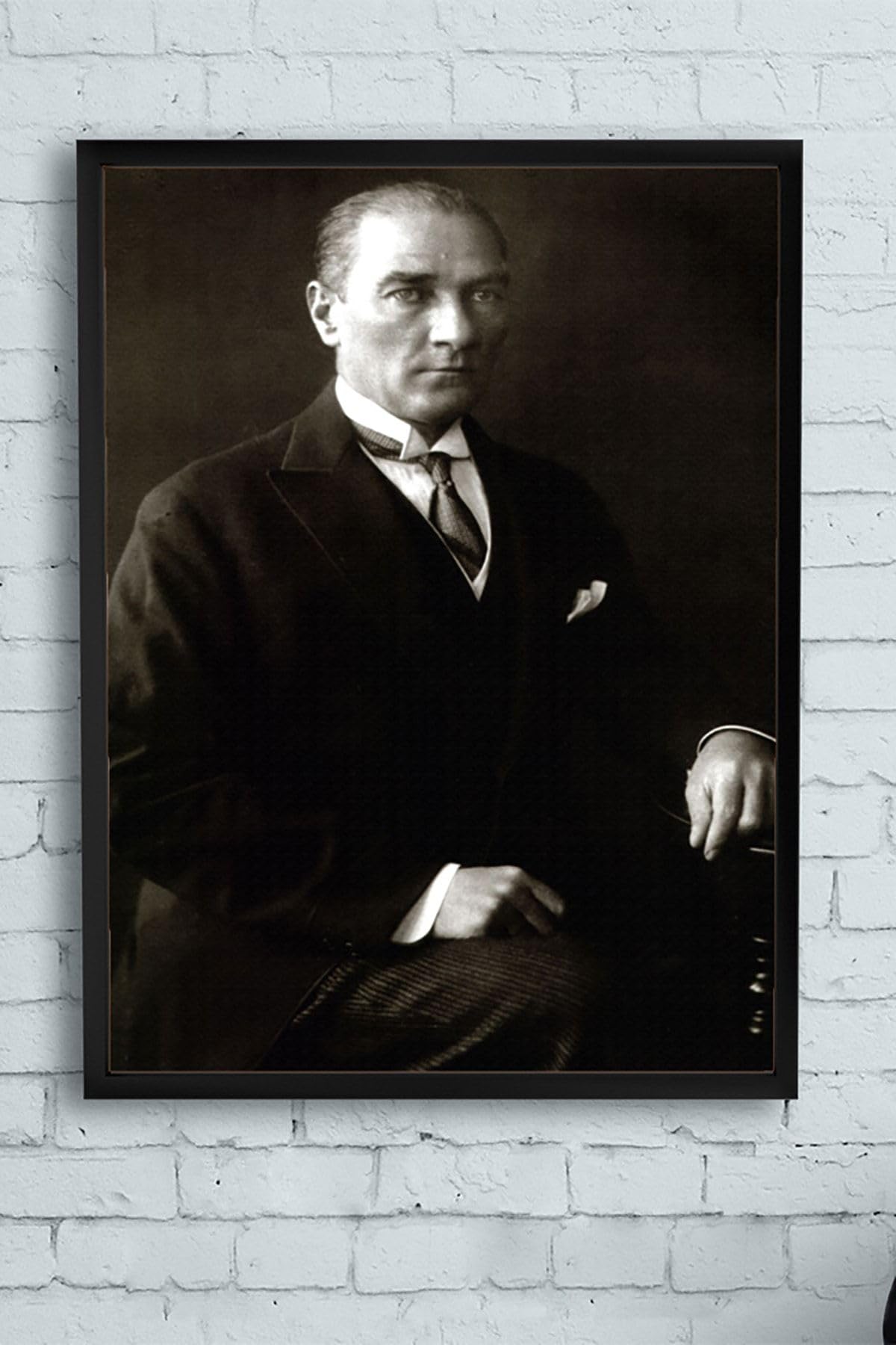 Postermanya (pster9920) Mustafa Kemal Atatürk Çerçeveli Tablo 8 (50x70cm)