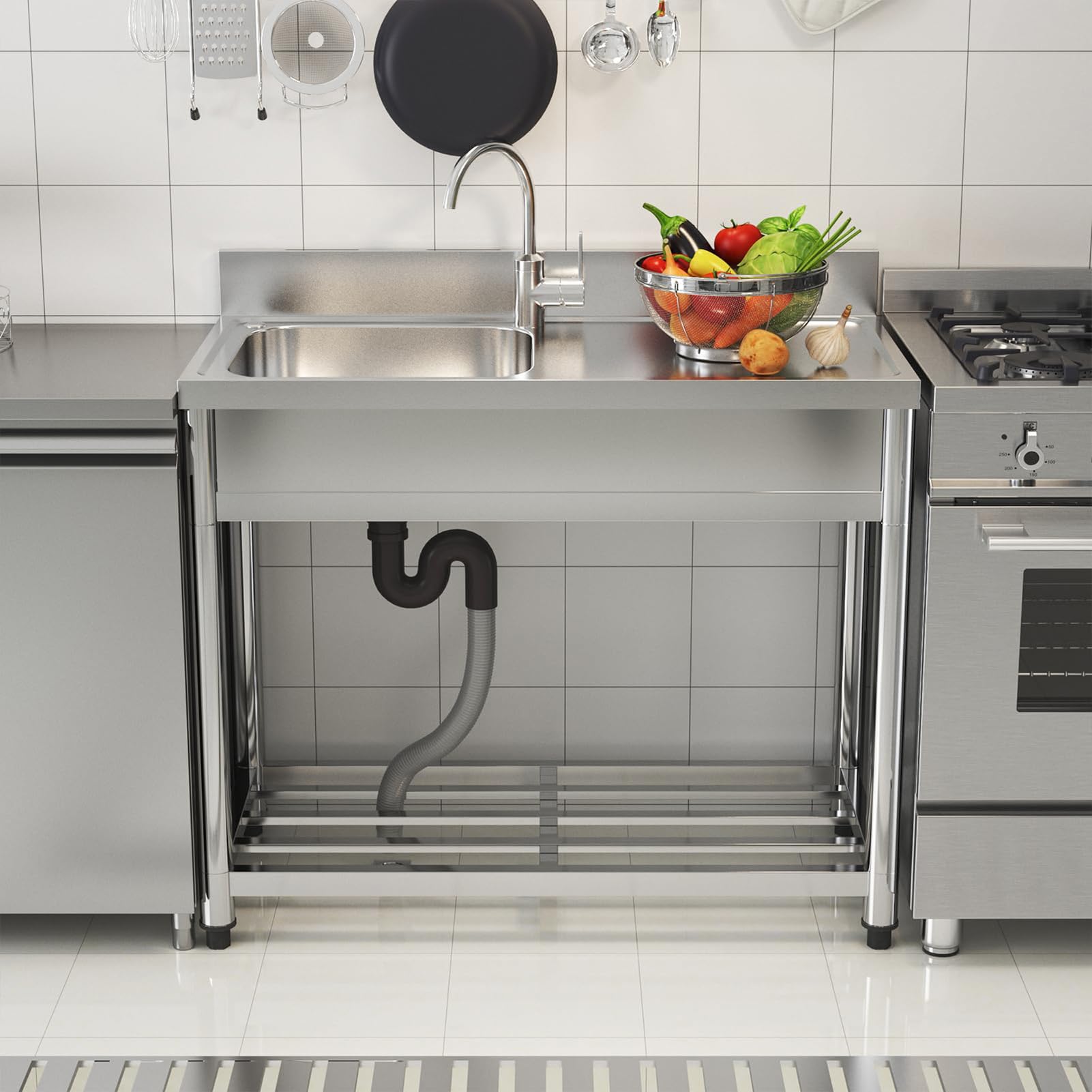 Évier de cuisine extérieur pour nettoyer les légumes du jardin et la vaisselle