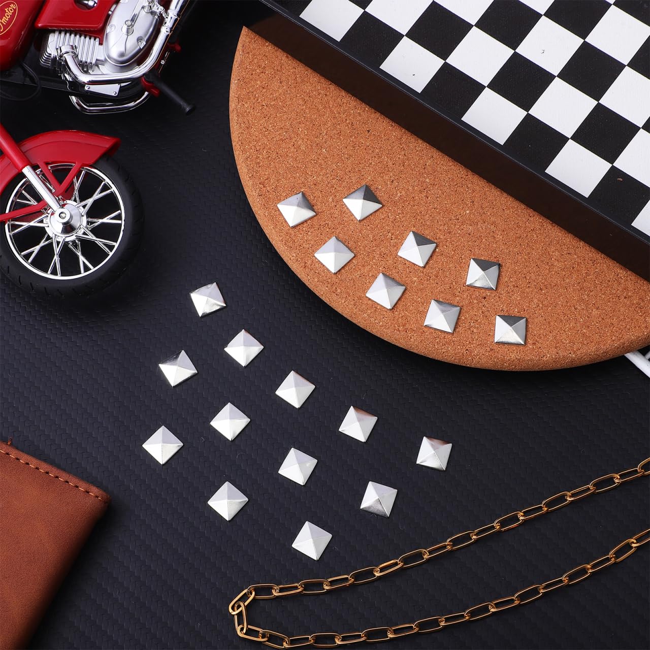 Amazon.com: NUOBESTY 200pcs Pyramid Studs for Clothing, 0.39