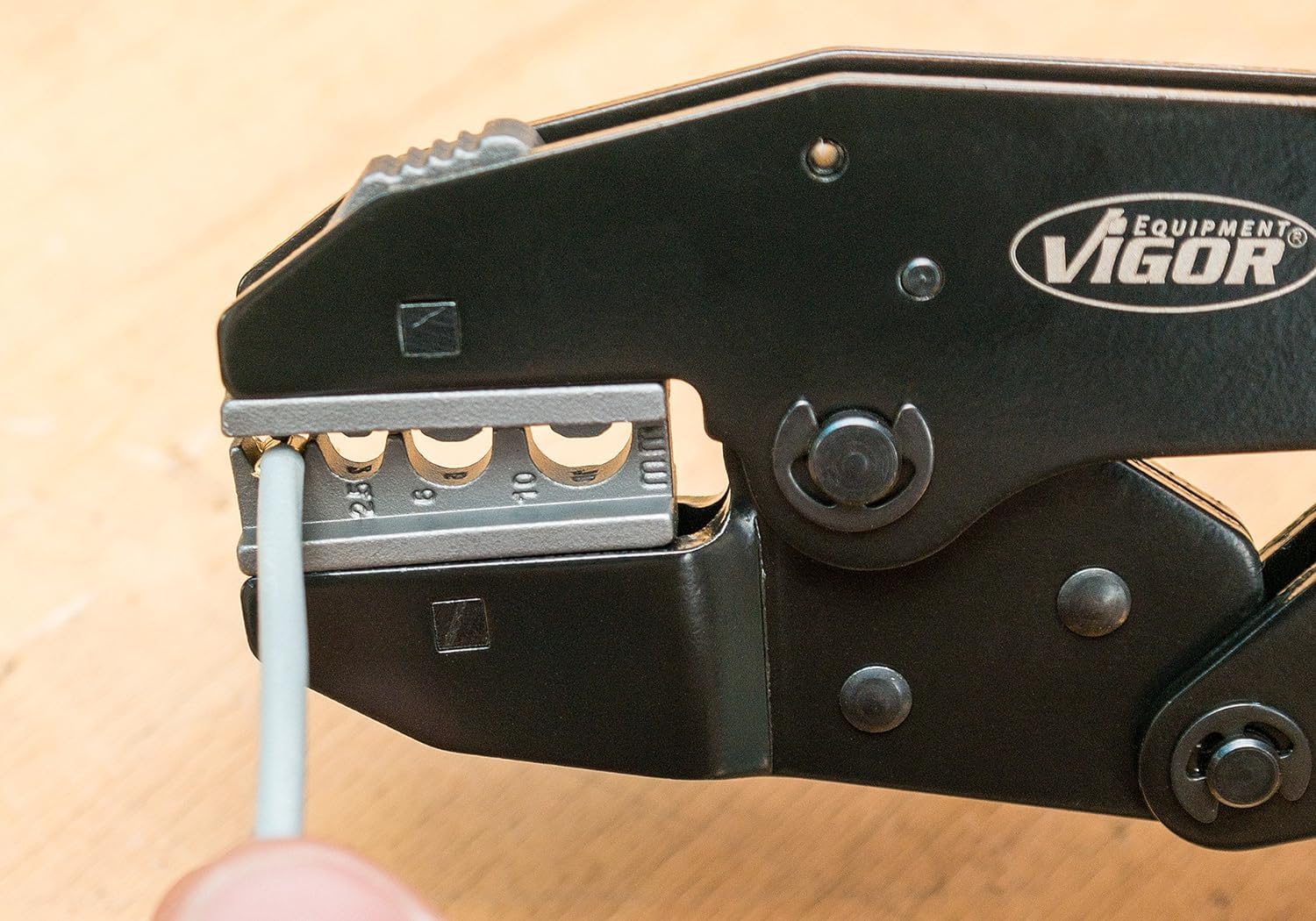 VIGOR Juego de alicates de engaste de palanca V2499, Juego de herramientas eléctricas de 6 piezas, alicates de engaste para terminales de cable aislados y cerrados, en caja de herramientas compacta