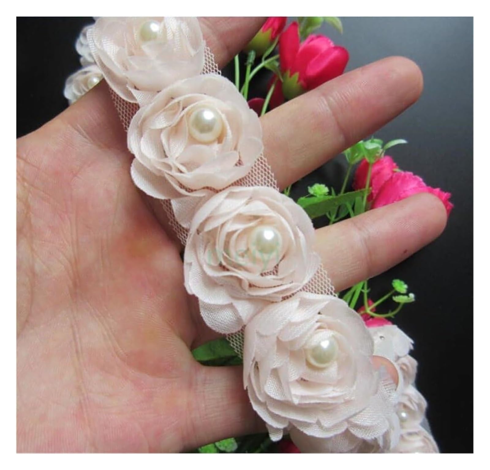 Passementeries en dentelle ruban de couture avec rose en mousseline soie et perles au mètre