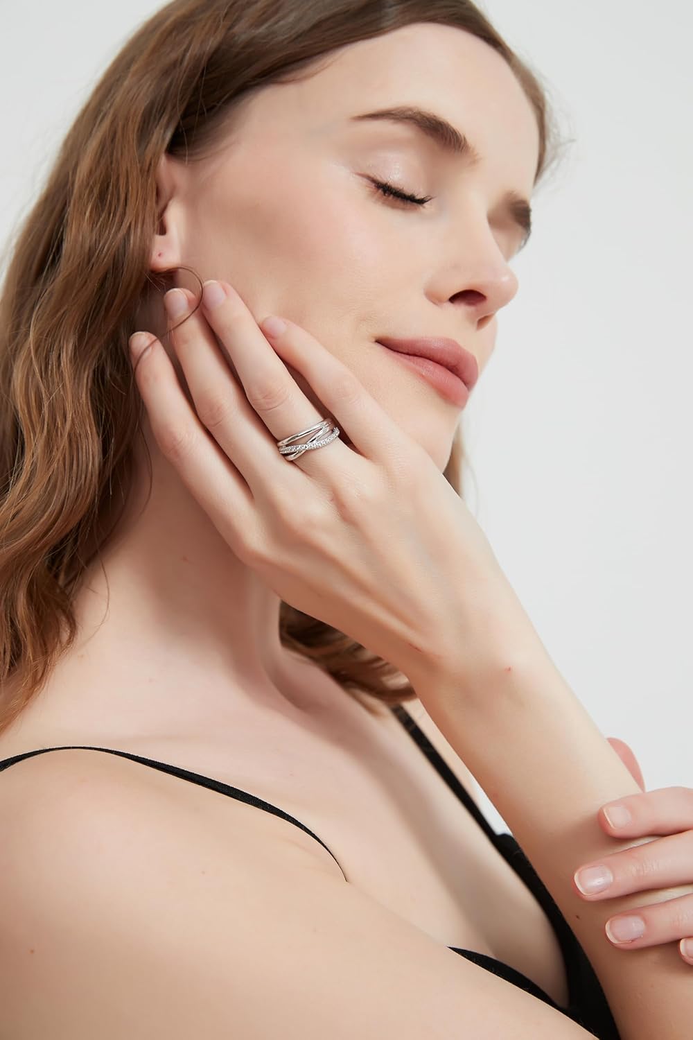 THELANDA Genuine Moissanite or Simulated Round Brilliant Cut Diamond Sterling Silver 7.5mm Crossover Infinity Wedding Ring For Couples - Image 6