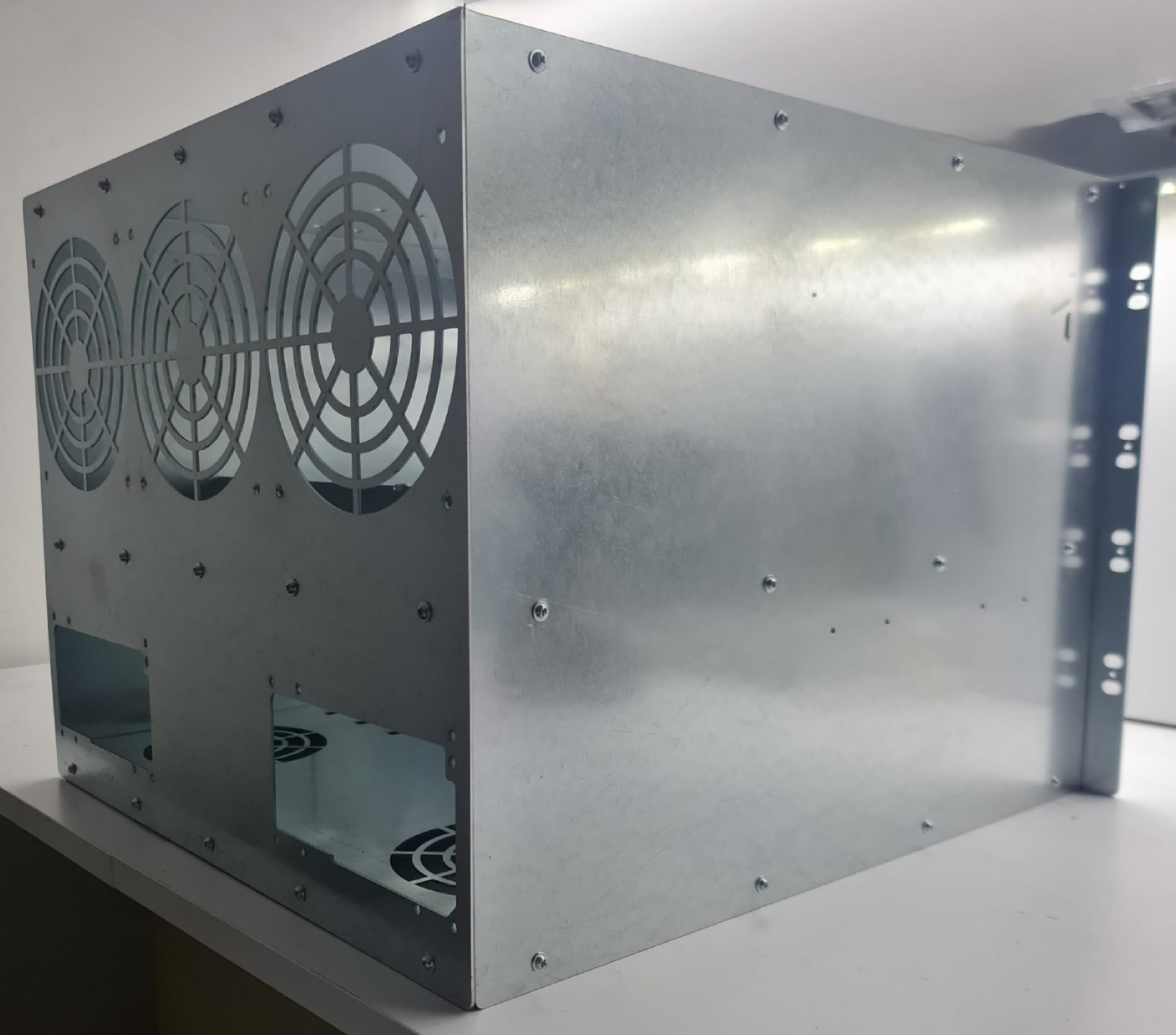 Rack 19 pollici CASE per crypto, AI, laboratorio di casa. Dimensioni 8U, ATX 2 x PSU, 6 x GPU, 6 x FAN 140 x 140
