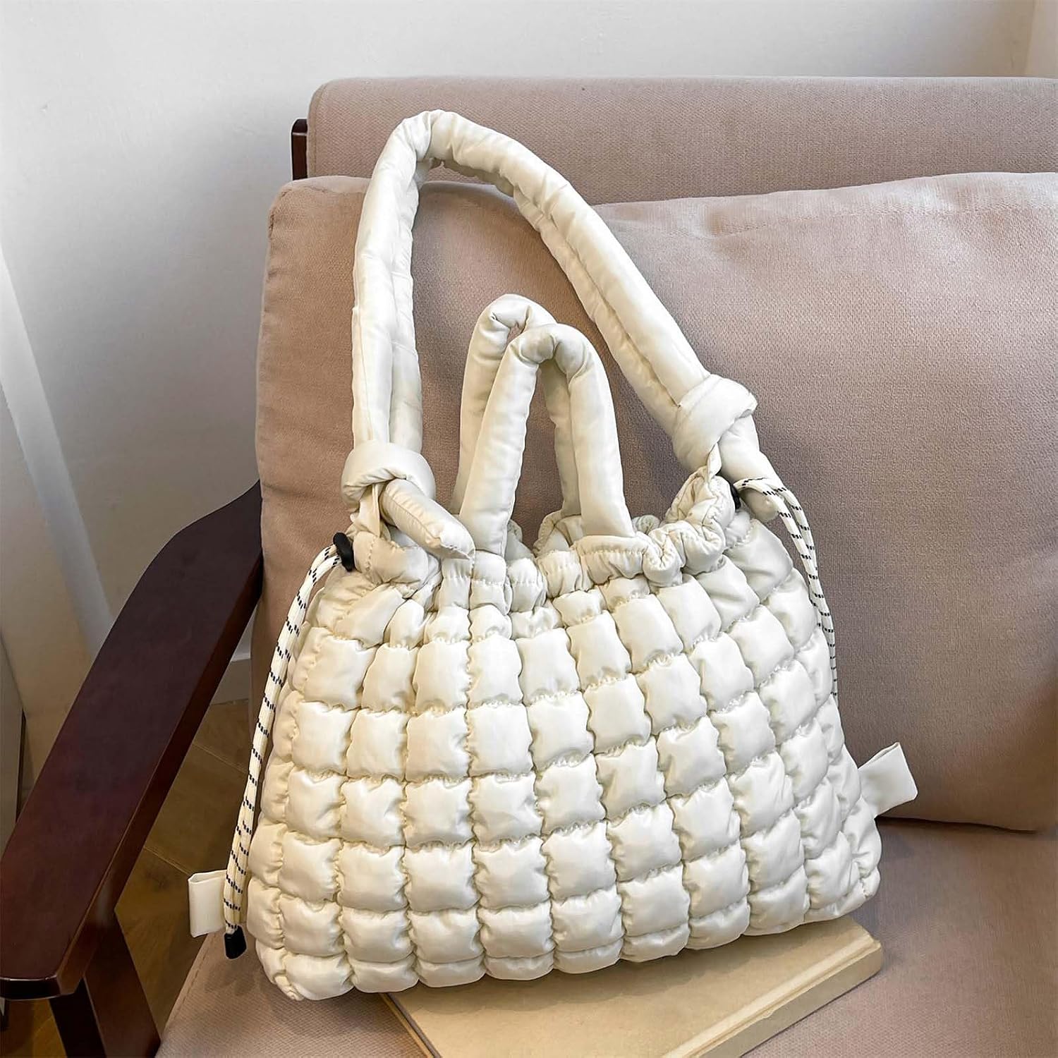 Stuffing Puffer Shoulder Bag Lightweight