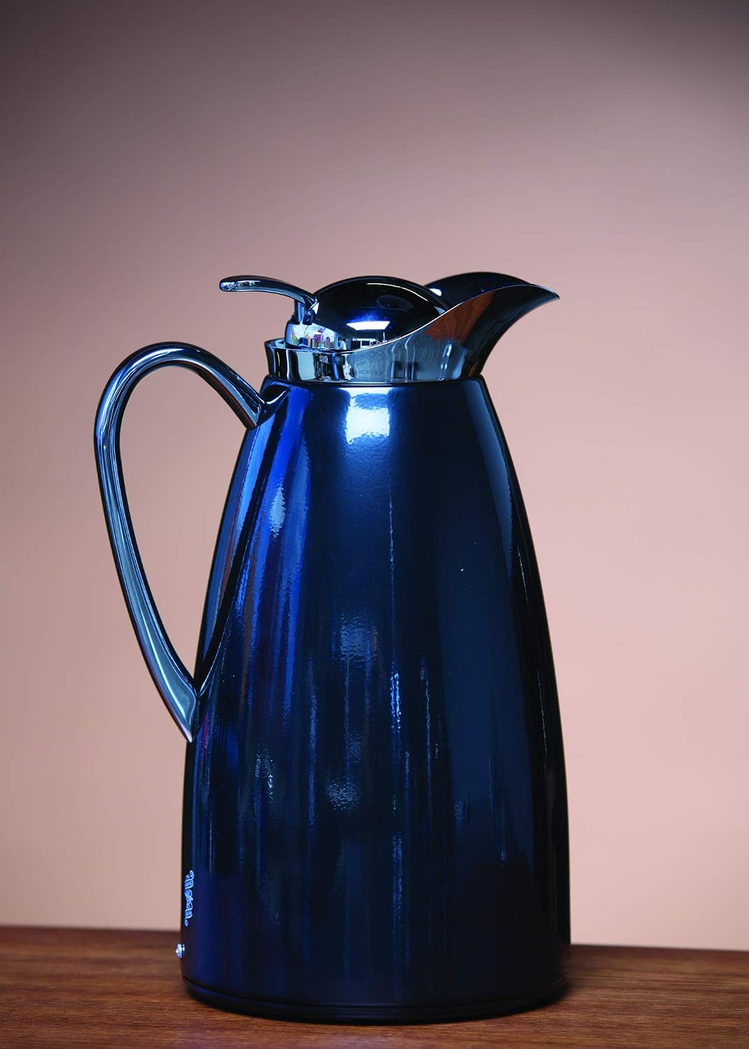 Service Ideas CJZ1BLK Classy Carafe, Glass Vacuum Insulated, Stainless Steel Exterior, 1 Liter (33.8 Ounce), Black
