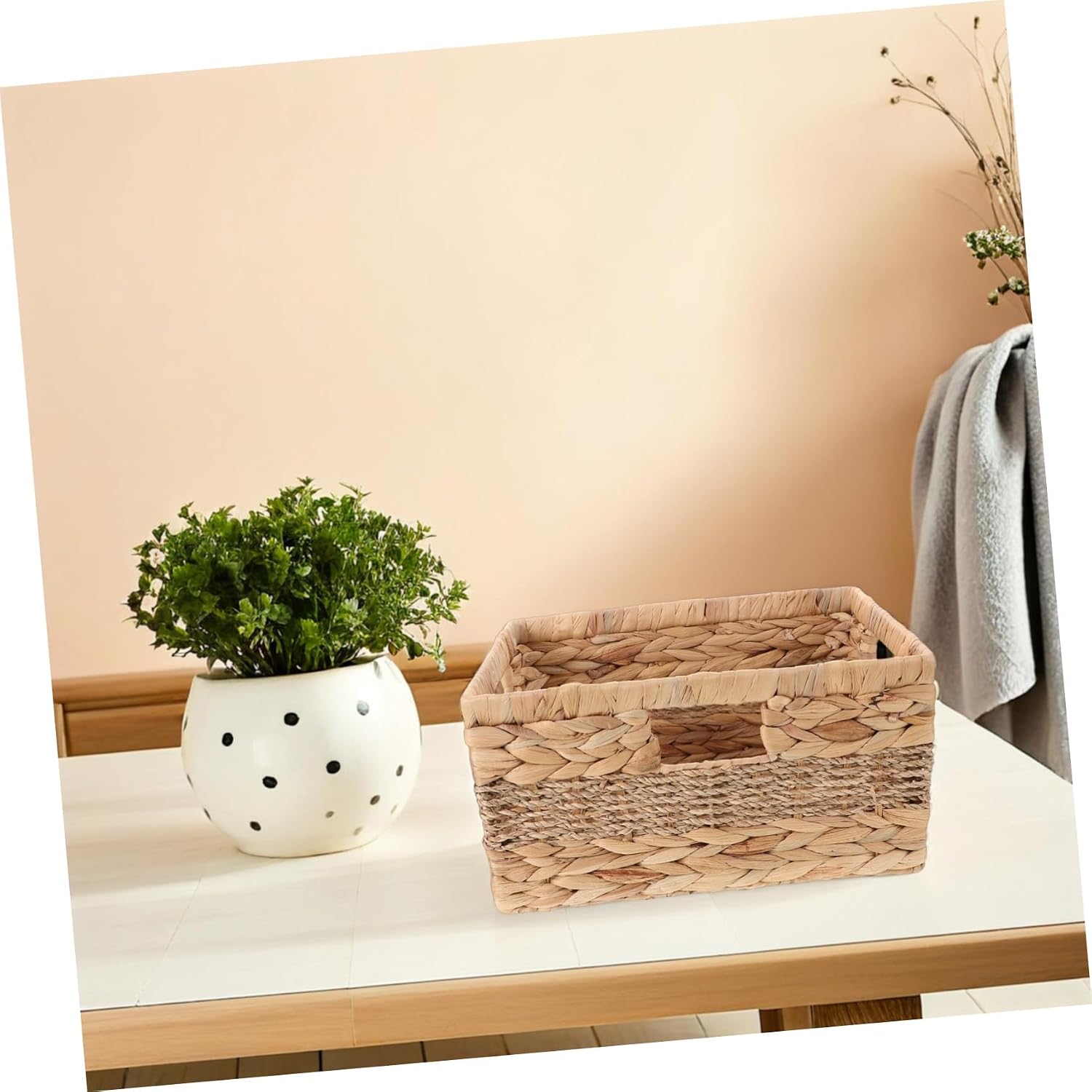 Abaodam Portable Woven Basket with Handle Medium-sized Straw Storage Organizer for Fruits Snacks Bread and Household Items Open Top Gathering Basket for Kitchen Garden Picnic and Home Use