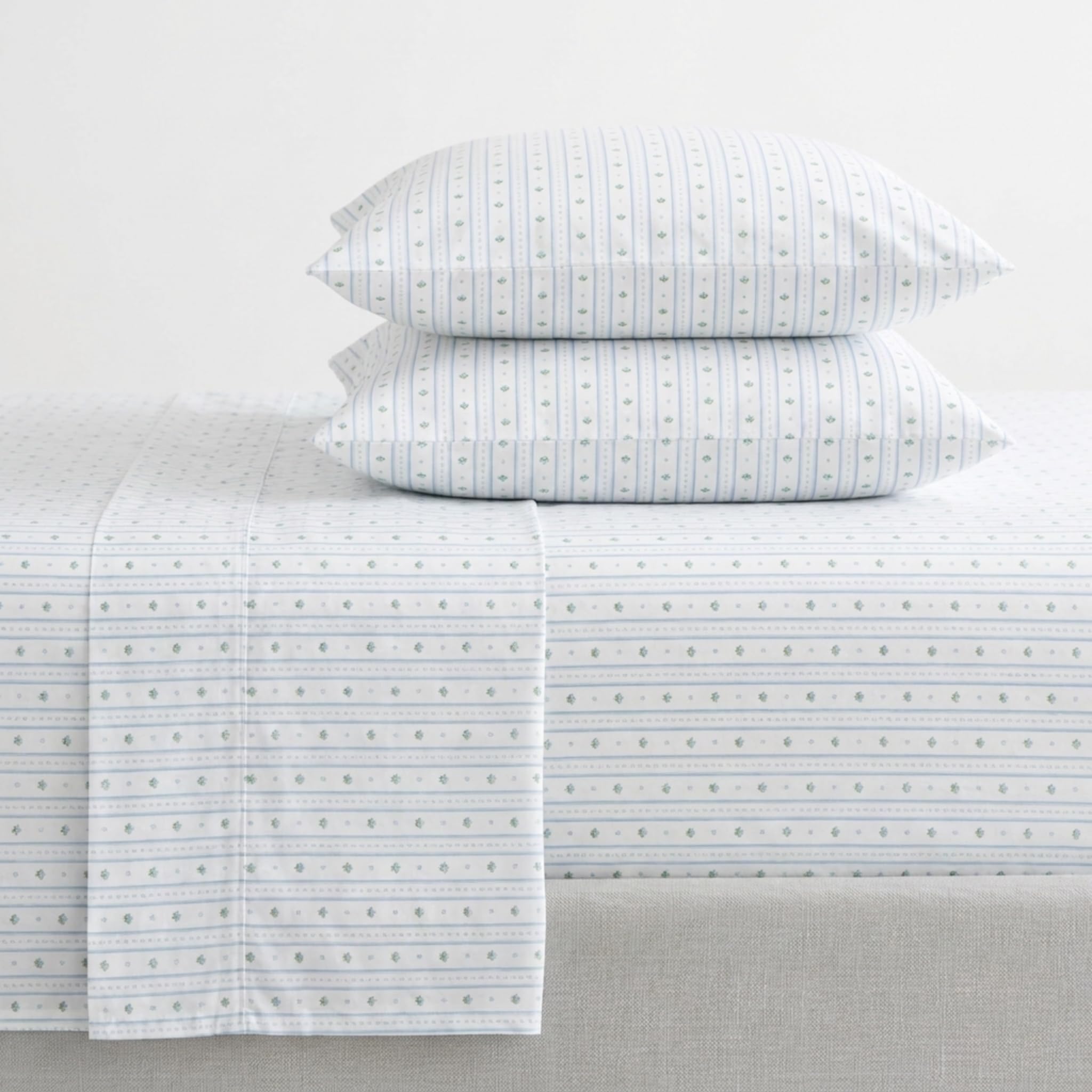 Martha Stewart - Twin Size Sheet Set, Crisp &amp; Tailored Sheets with a Smooth Cotton Percale Feel - Floral Bed Sheets with Matching Pillowcase &amp; Fitted Sheet (Floral Stripe Blue)