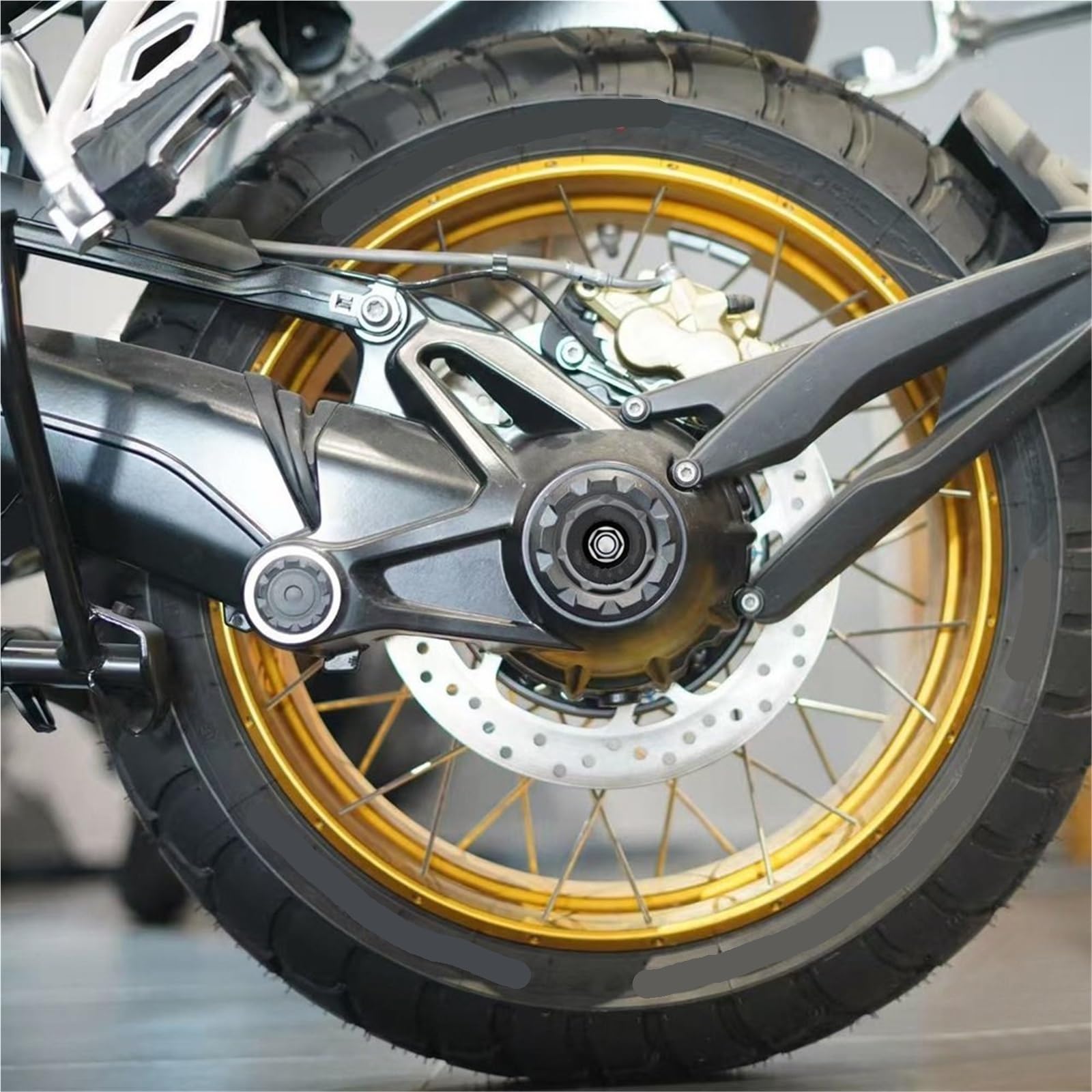 Ochraniacz wahacza motocyklowego Pasuje do Bmw NineT Scrambler 2017-2025 oś koła widelec Crash Slider akcesoria motocyklowe stojak śruba szpule wahacza(Front-Rear)